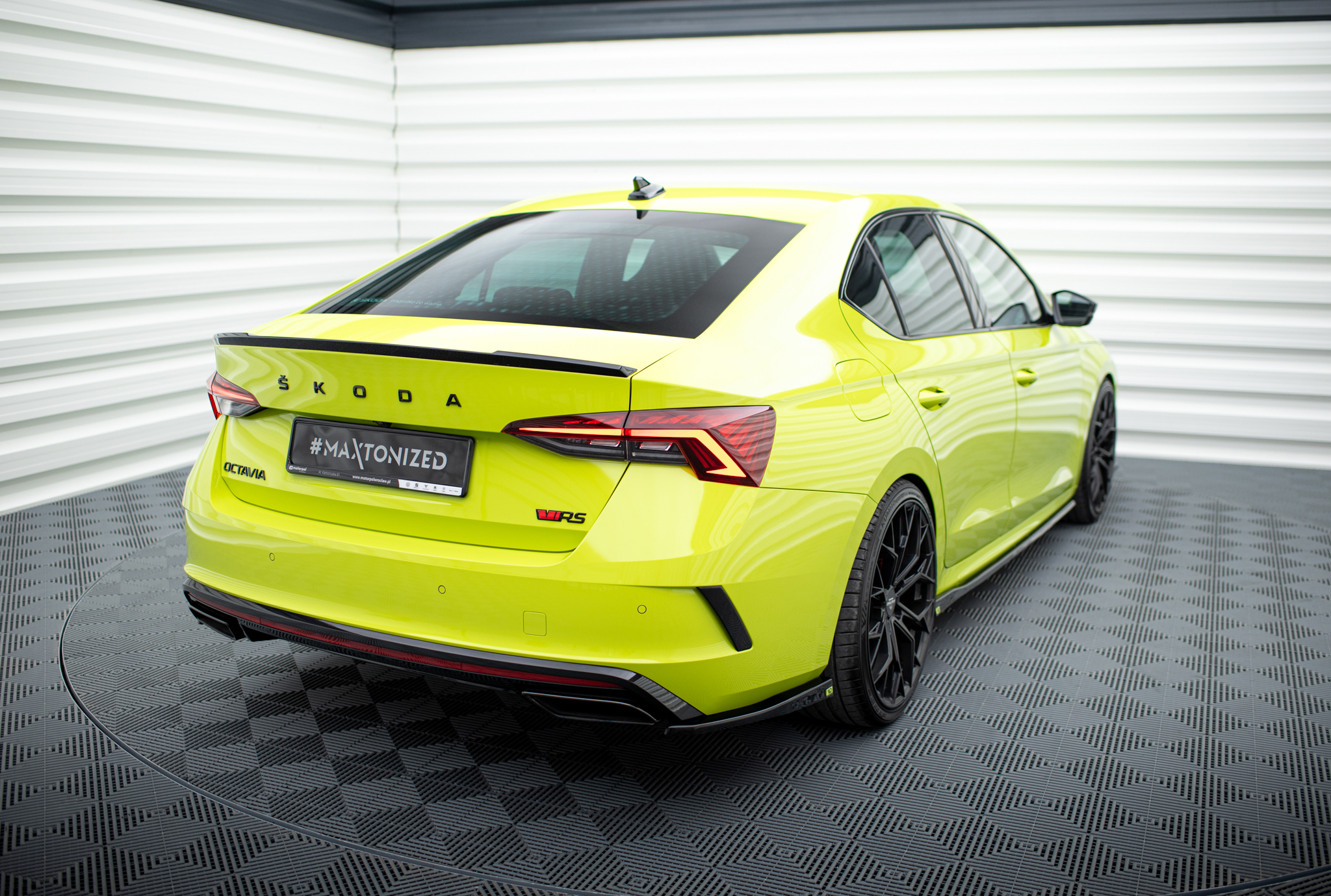 Rear Side Splitters V.2 Skoda Octavia RS Mk4 - Image 2