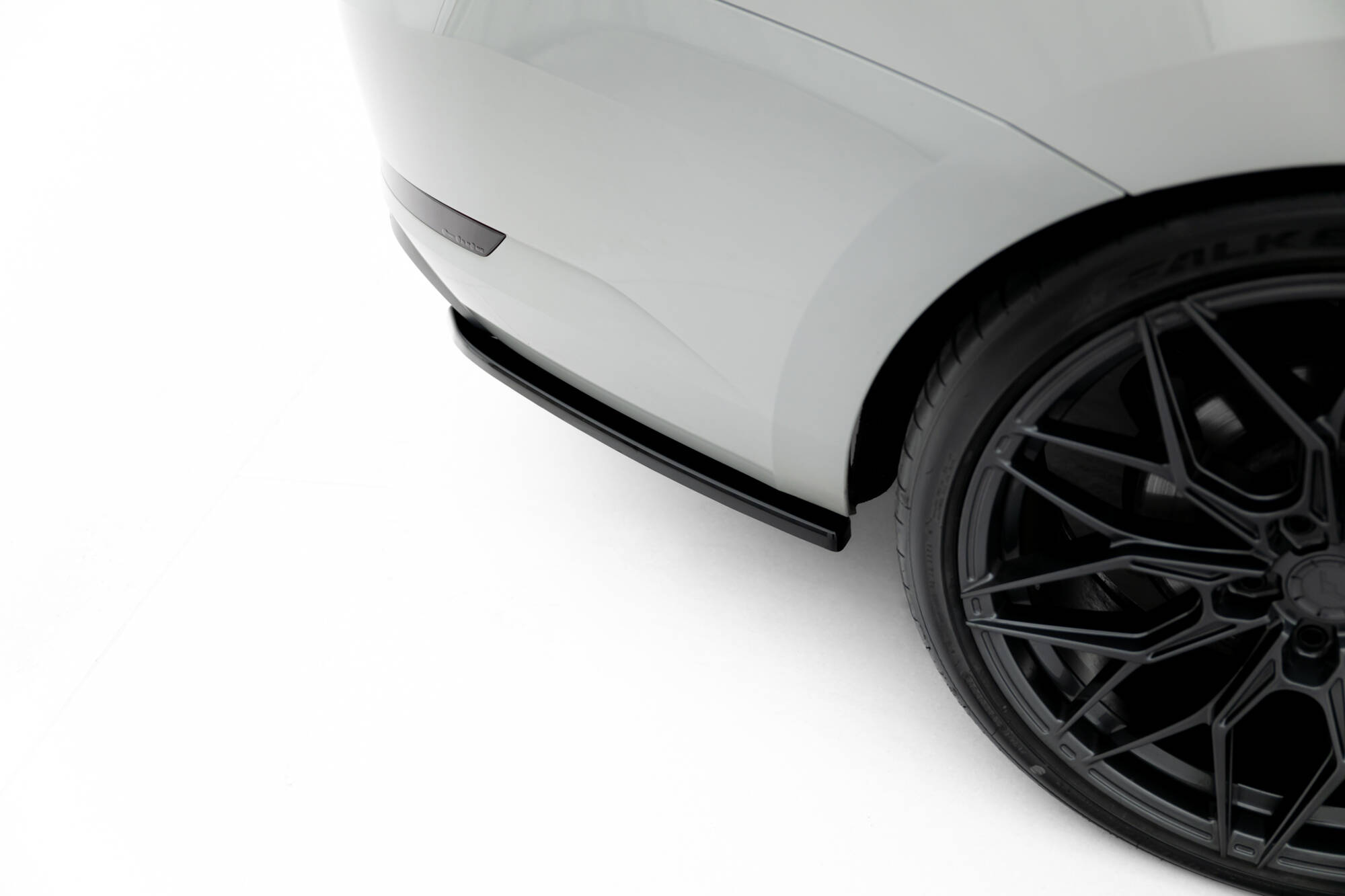 Rear Side Splitters V.2 Skoda Superb Liftback / Combi Mk3 - Image 3