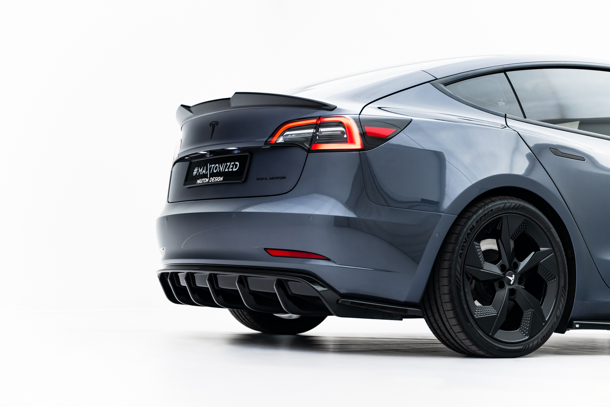 Rear Side Splitters V.2 Tesla Model 3 - Image 3