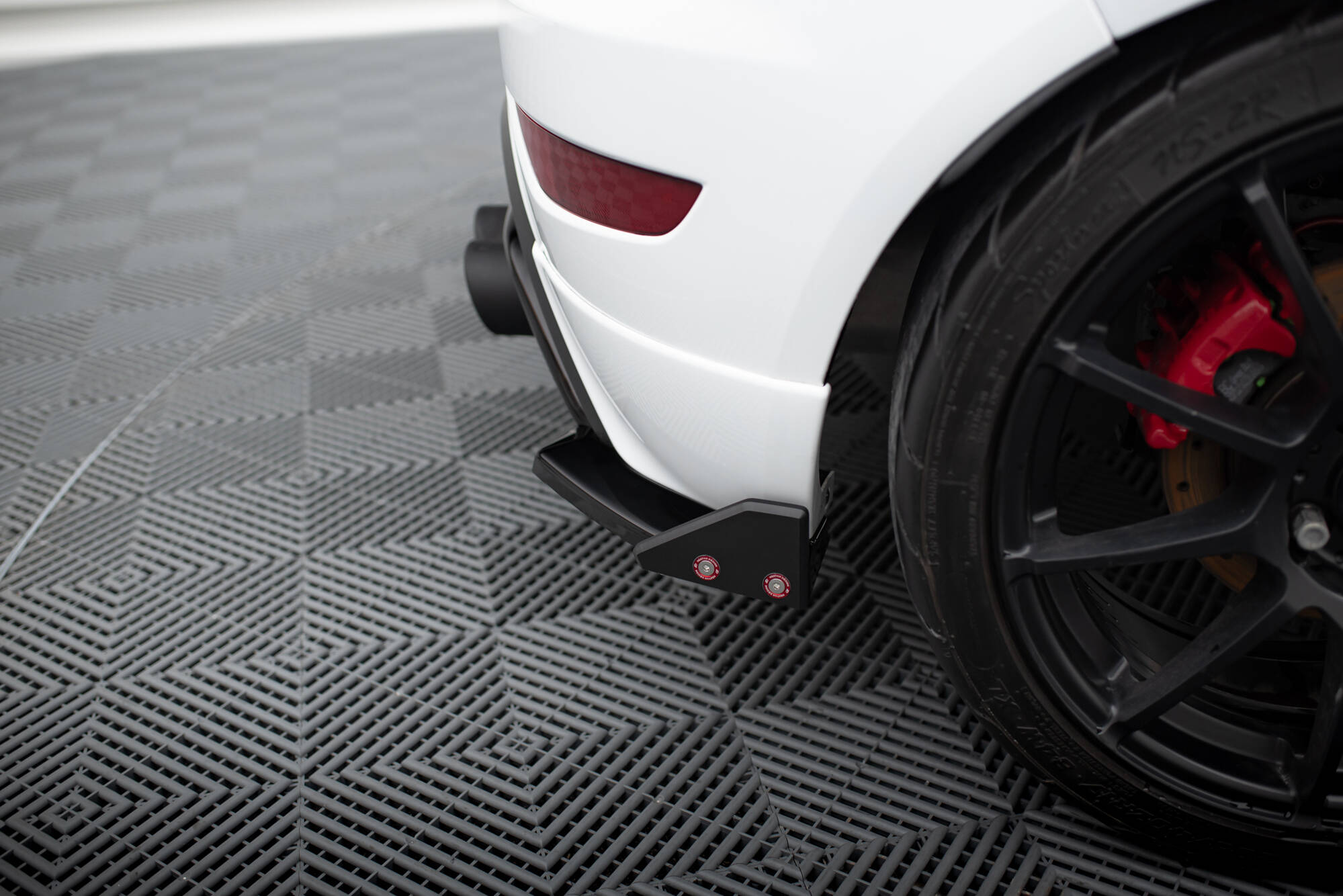 Rear Side Splitters V.3 + Flaps Ford Fiesta ST Mk7 Facelift - Image 4