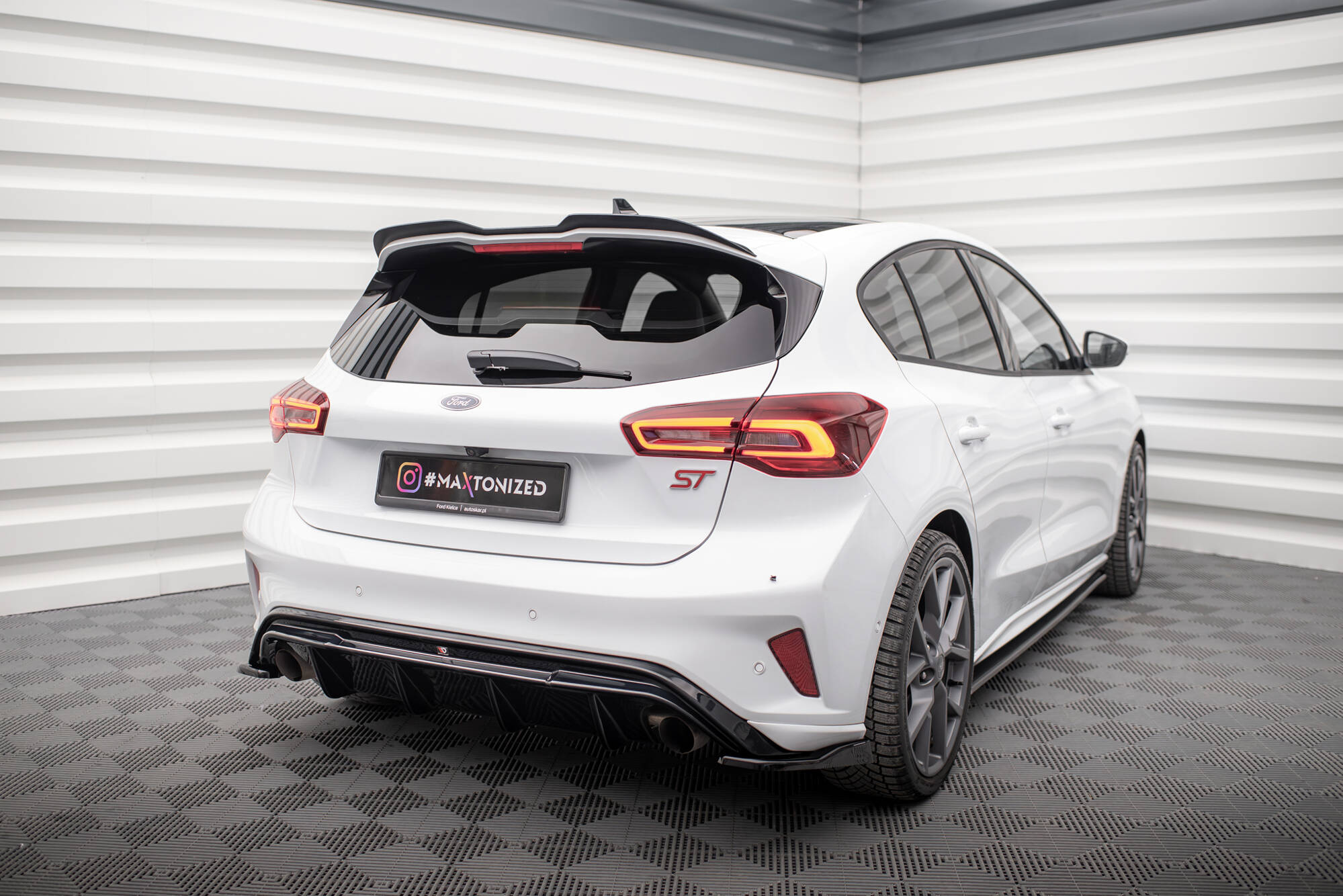 Rear Side Splitters V.3 (For rear valance v.2) Ford Focus Hatchback ST Mk4 - Image 2