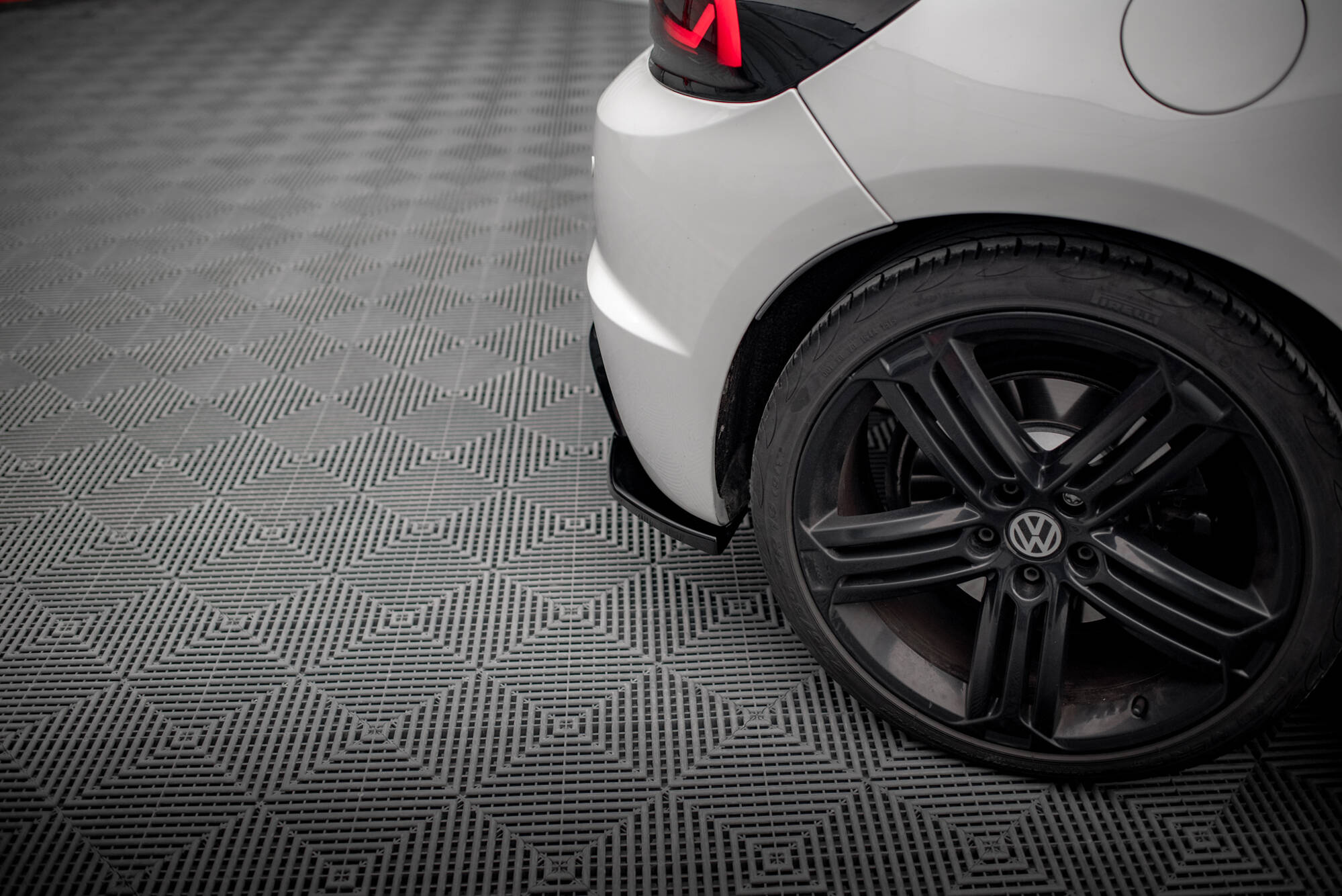 Rear Side Splitters V.3 Volkswagen Scirocco R Mk3 - Image 2