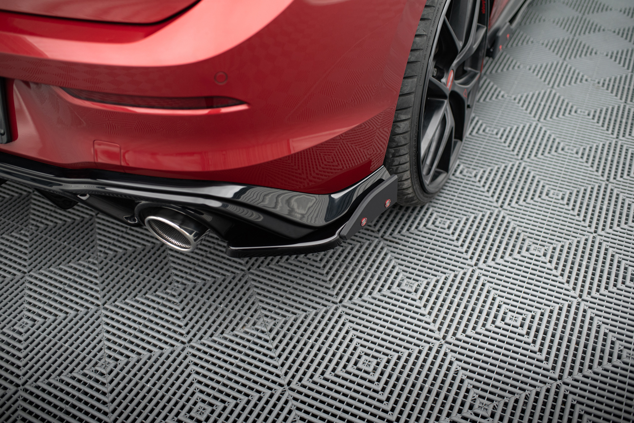 Rear Side Splitters V.4 + Flaps Volkswagen Golf GTI / GTE Mk8 - Image 5