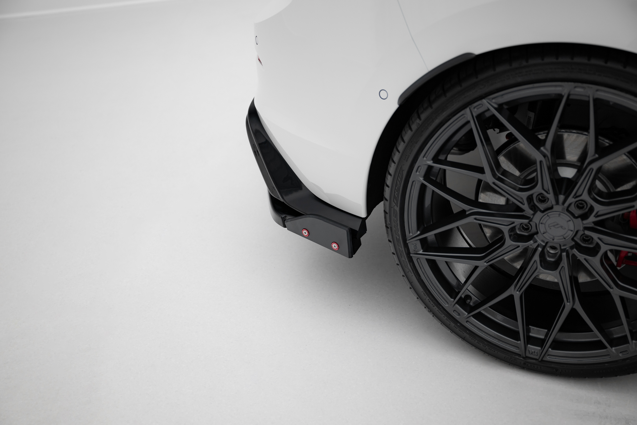Rear Side Splitters V.4 + Flaps Volkswagen Golf GTI / GTE Mk8 - Image 2