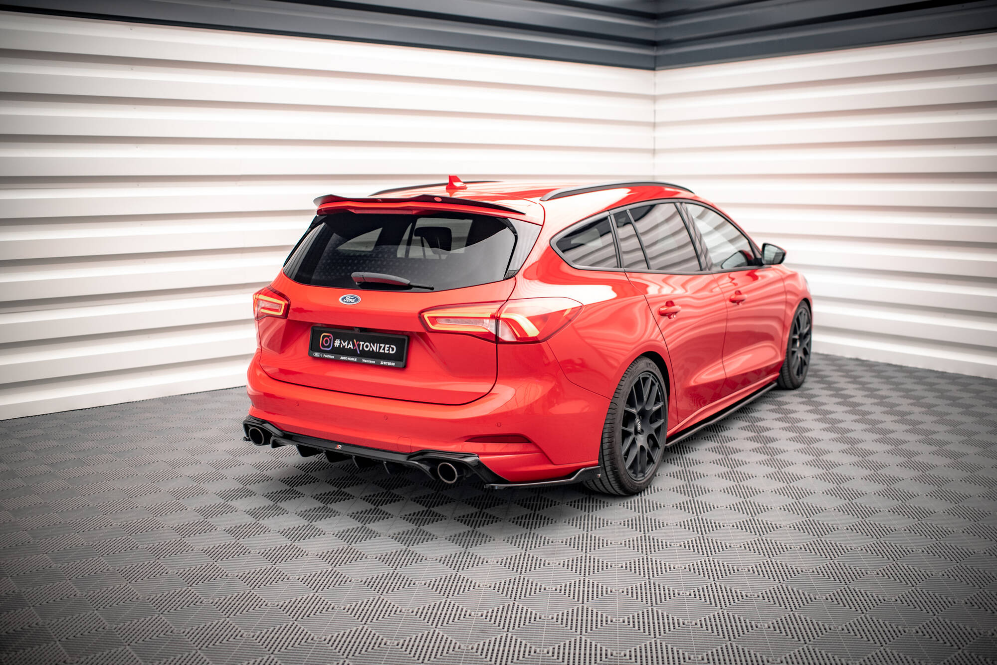 Rear Side Splitters V.8 Ford Focus Estate ST Mk4 - Image 2