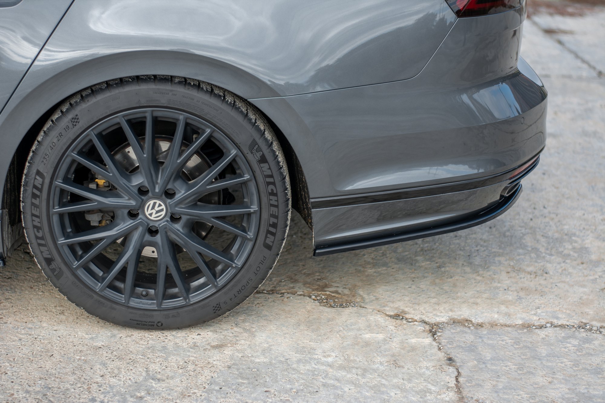 Rear Side Splitters Volkswagen Passat R-Line B8 - Image 3