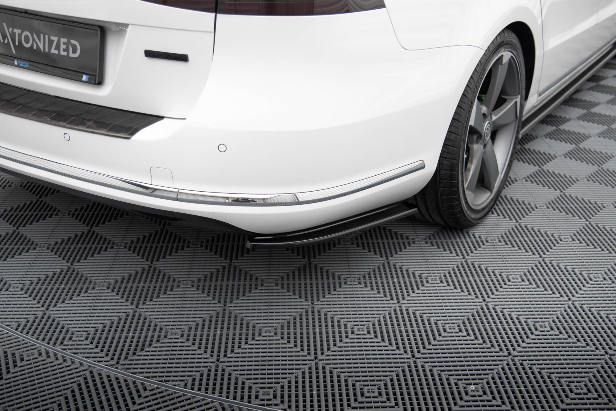 Rear Side Splitters Volkswagen Passat Variant B7