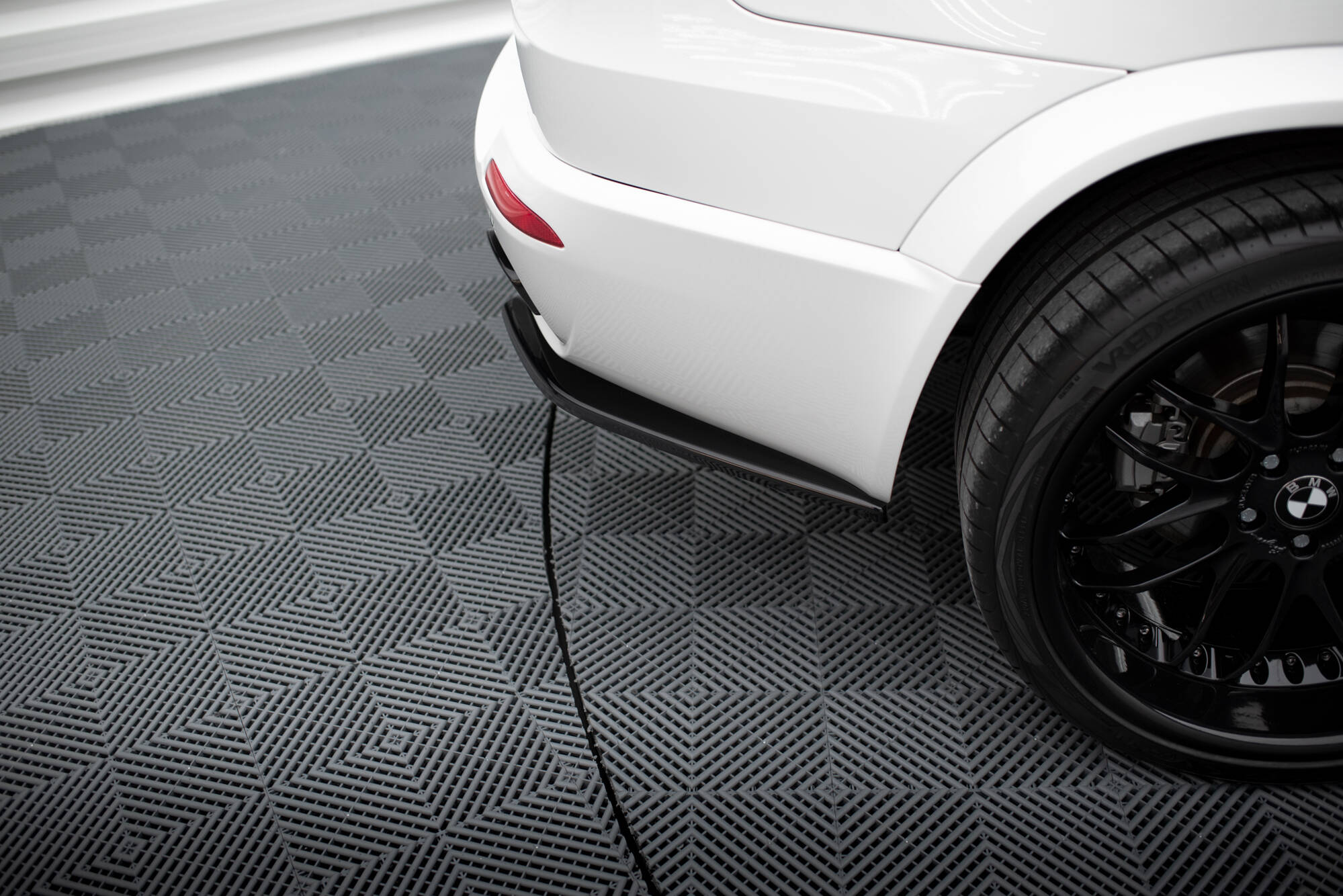 Rear Side Splitters for BMW X5 E70 Facelit M-pack - Image 2