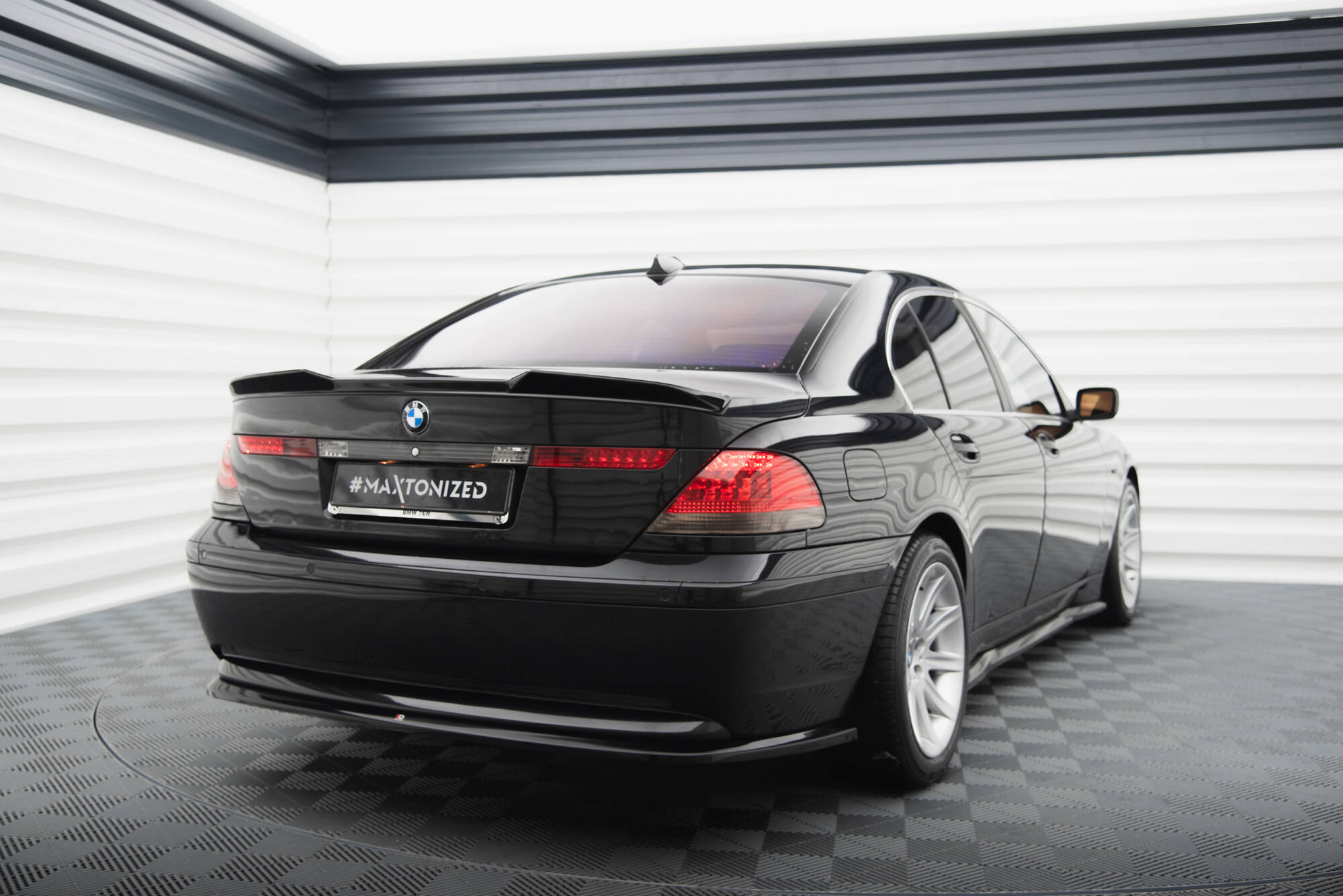 Rear Splitter BMW 7 E65 - Image 2