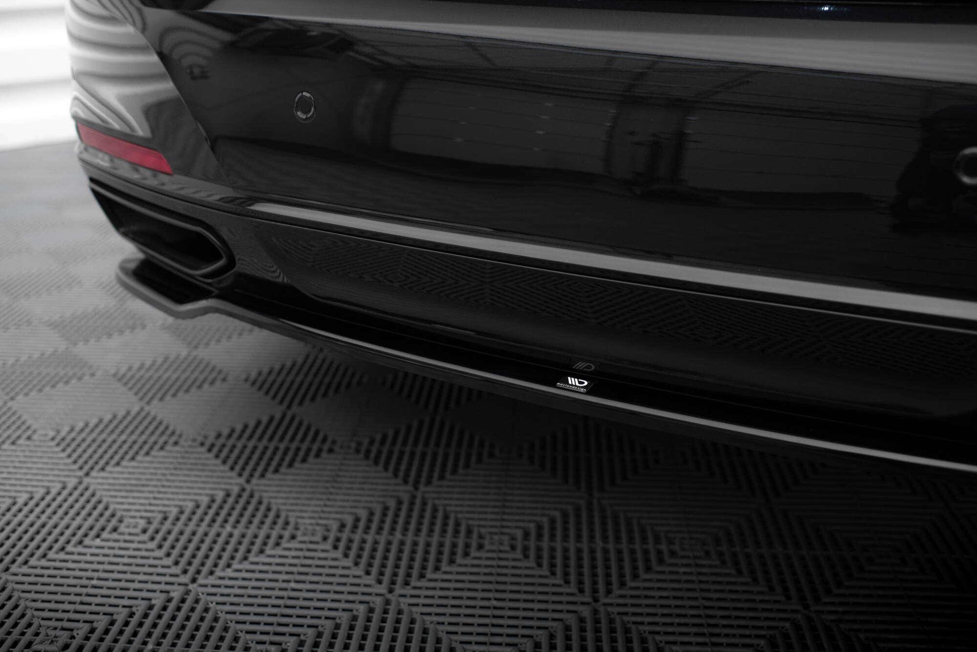 Rear Splitter BMW 7 G11 / G12 Facelift - Image 3