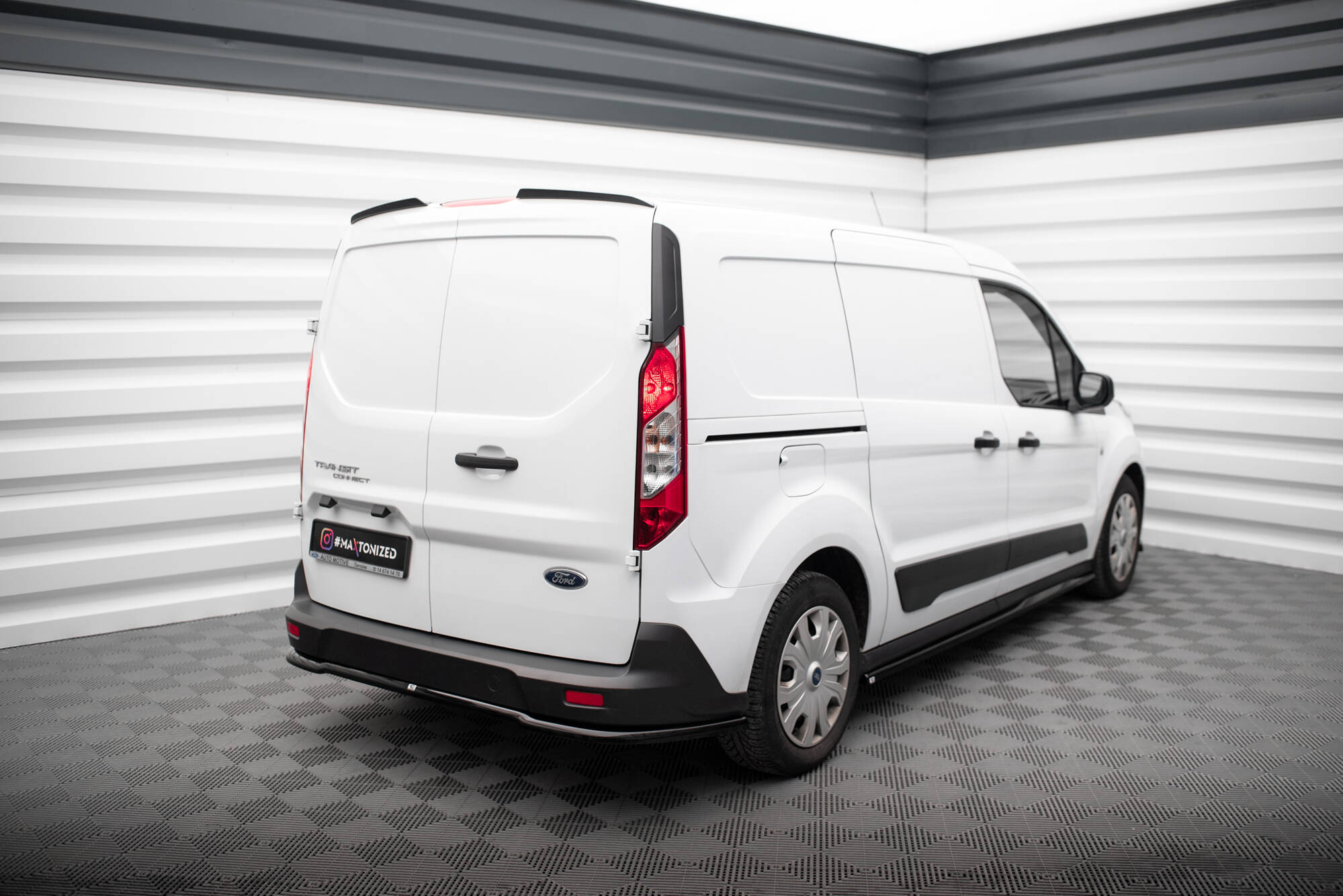 Rear Splitter Ford Transit Connect Mk2 Facelift - Image 2