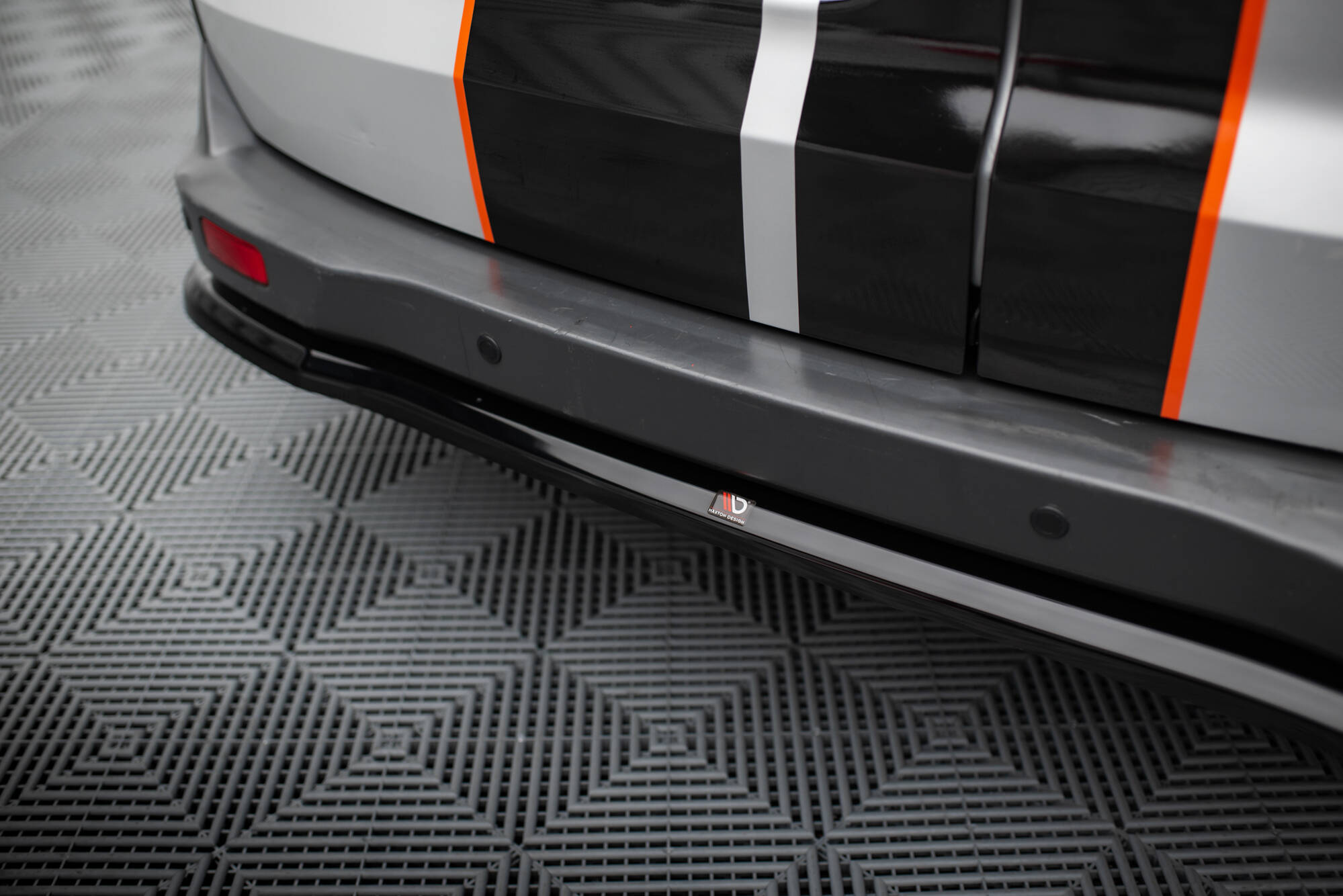 Rear Splitter Ford Transit Courier Mk1 - Image 3