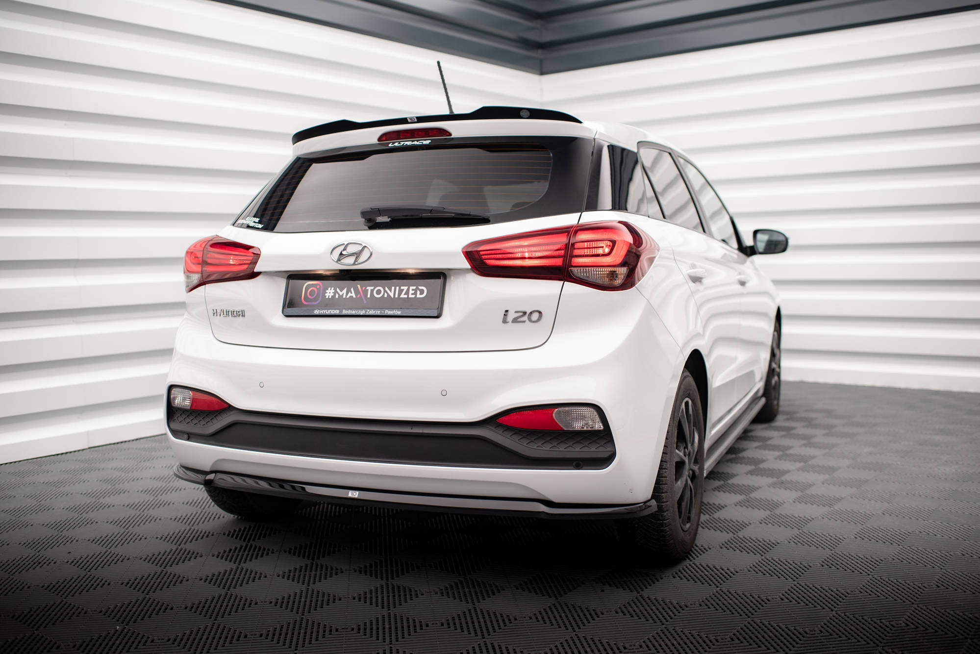 Rear Splitter Hyundai I20 Mk2 Facelift - Image 2
