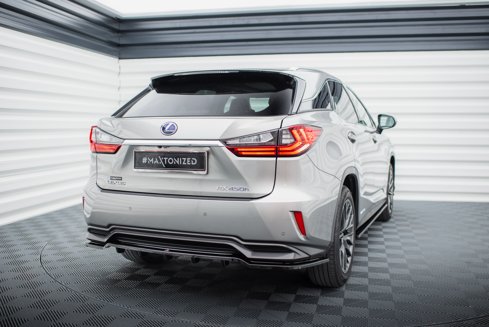 Rear Splitter Lexus RX Mk4 H (with vertical bars) - Image 2