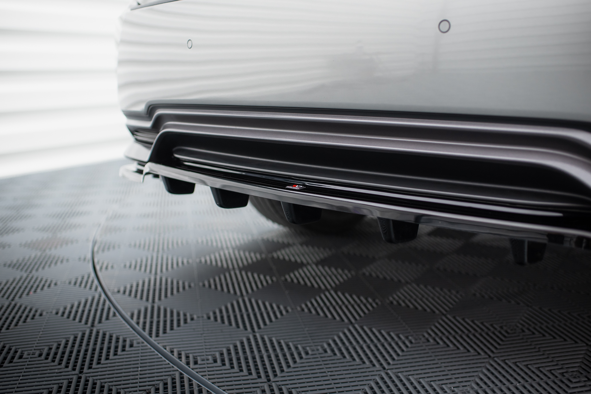 Rear Splitter Lexus RX Mk4 H (with vertical bars) - Image 3