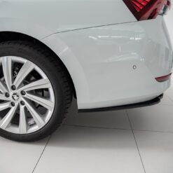 Alternative view of Rear Splitter Skoda Octavia Mk4