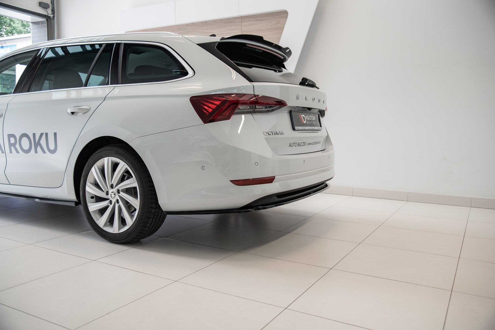 Rear Splitter Skoda Octavia Mk4 - Image 5
