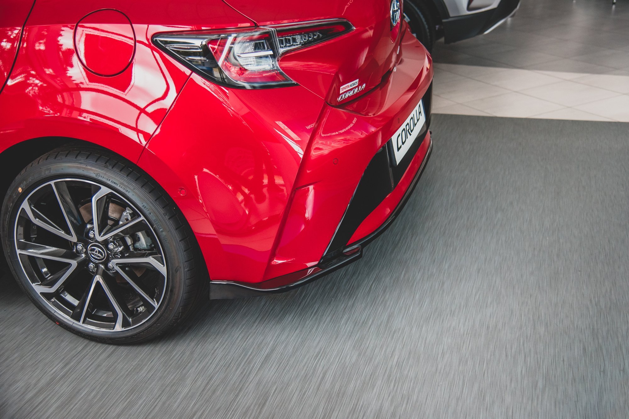 Rear Splitter Toyota Corolla XII Hatchback - Image 3