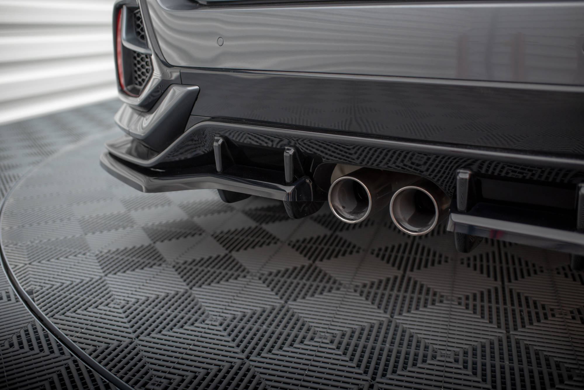Rear Splitter V.1 (with vertical bars) + Flaps Honda Civic Sport Mk 10 Facelift - Image 4