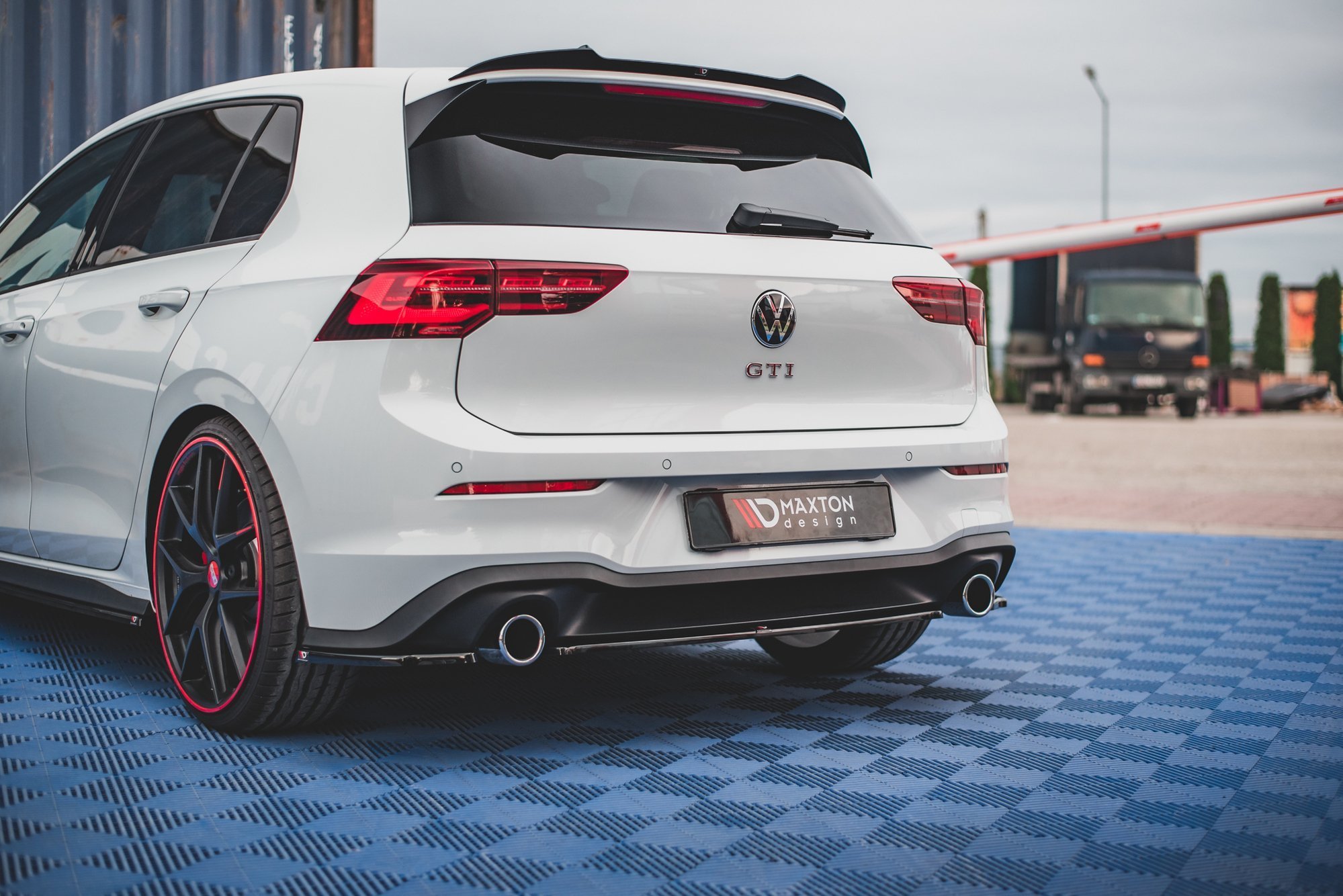 Rear Splitter Volkswagen Golf GTI Mk8 - Image 9