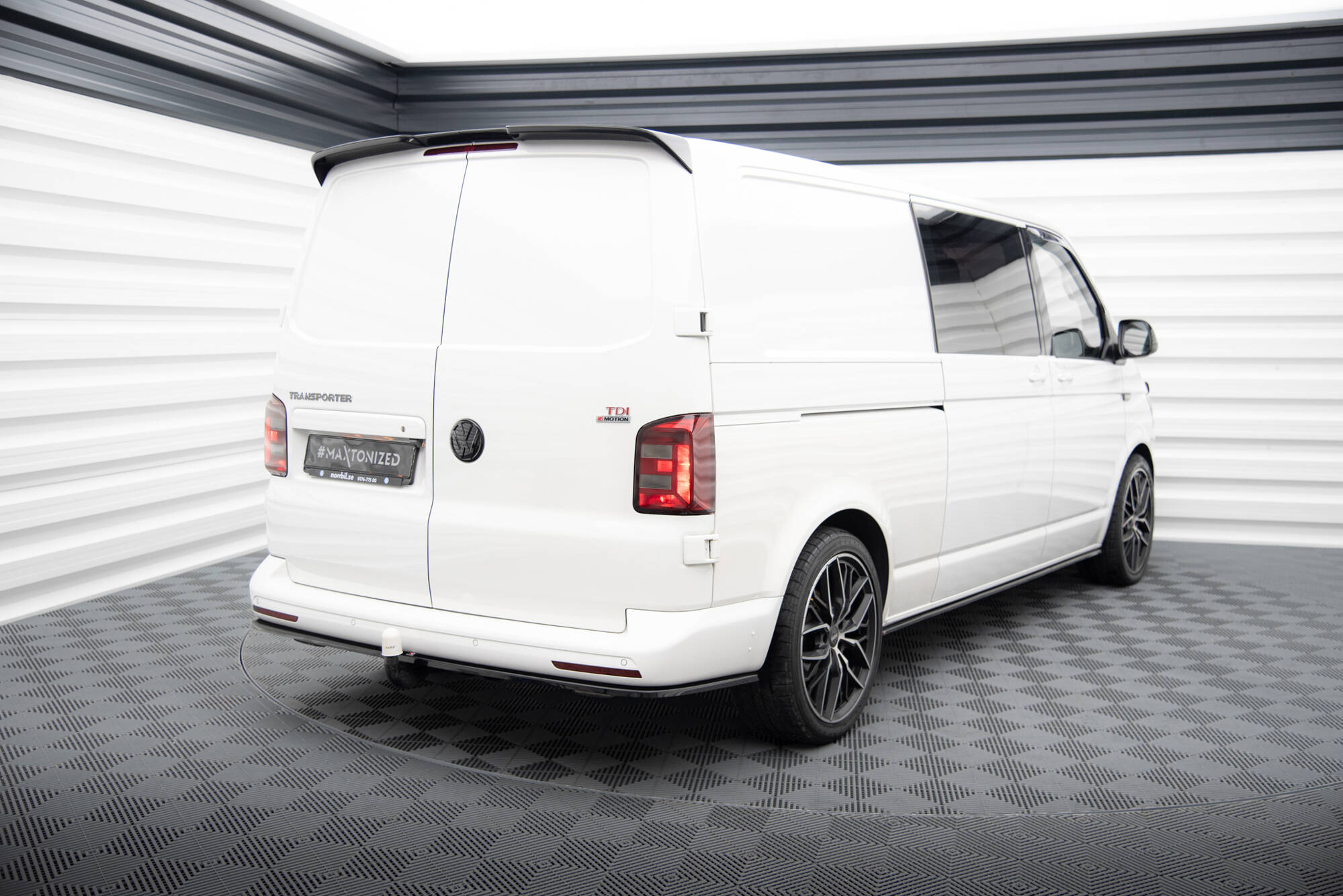 Rear Splitter Volkswagen T6.1 Long - Image 2