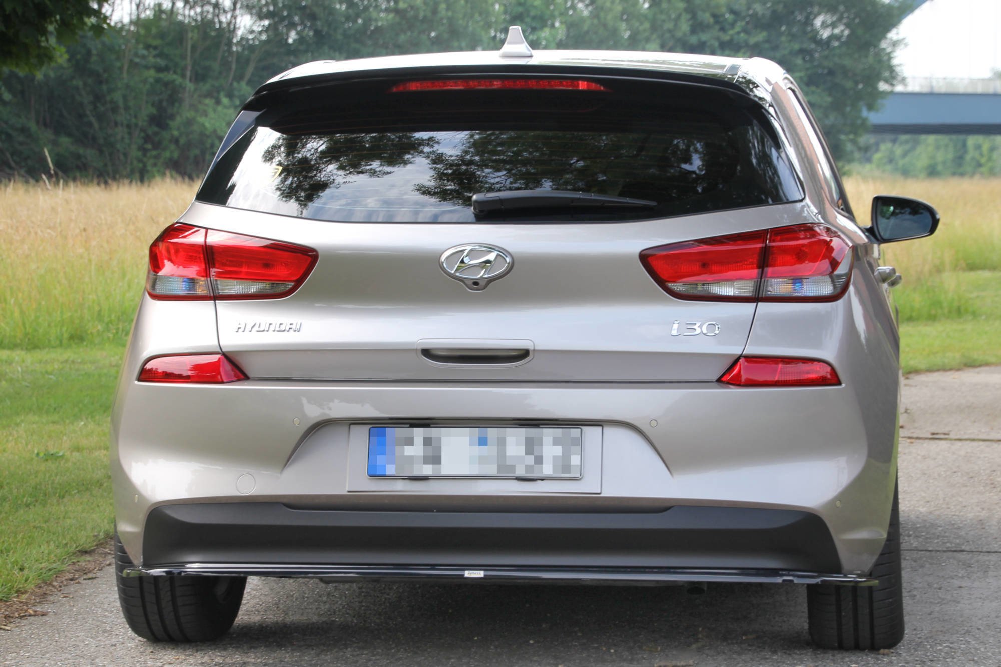 Rear Splitter (WITHOUT VERTICAL BARS) HYUNDAI I30 MK3 HATCHBACK - Image 2