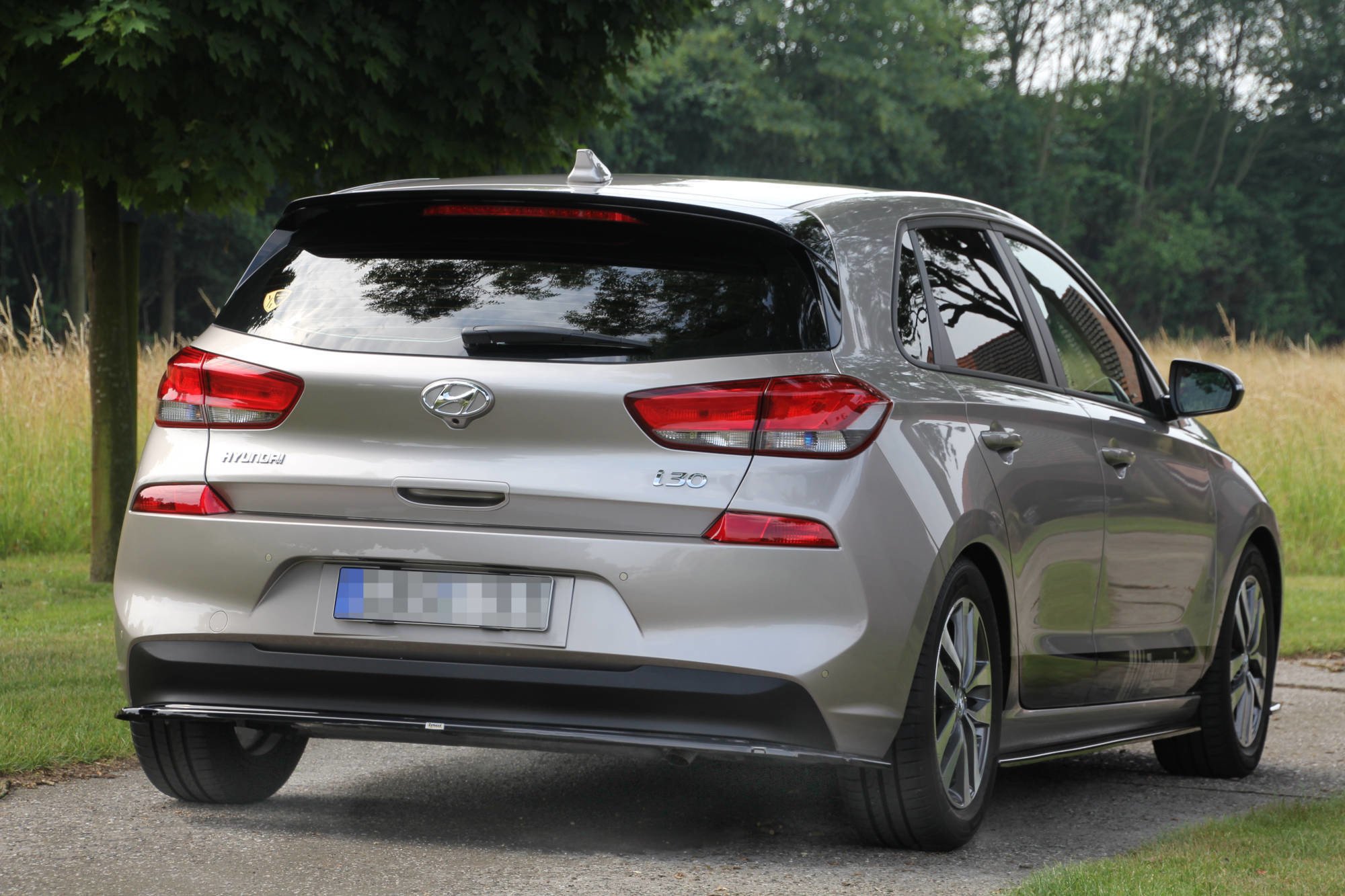 Rear Splitter (WITHOUT VERTICAL BARS) HYUNDAI I30 MK3 HATCHBACK - Image 3