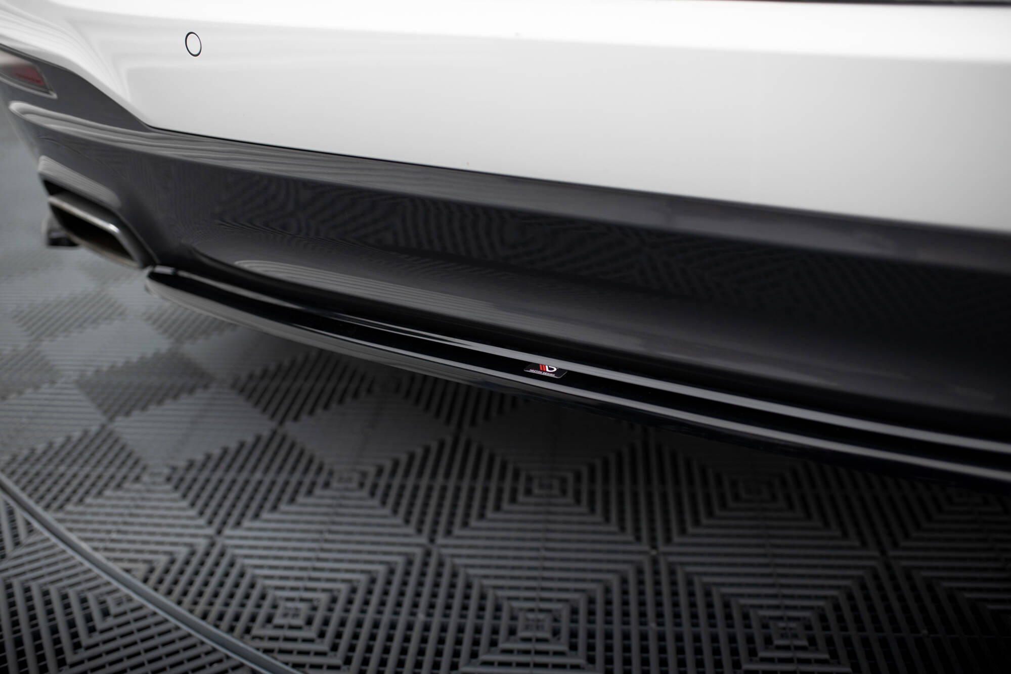 Rear Splitter for BMW 5 G30/ G31 M-Pack - Image 3