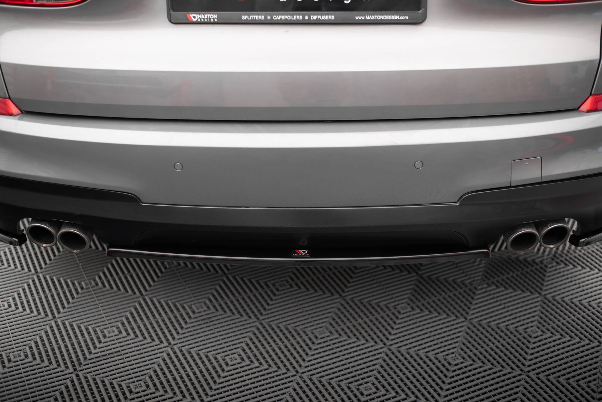 Rear Splitter for BMW 5 GT M-Pack F07 - Image 2