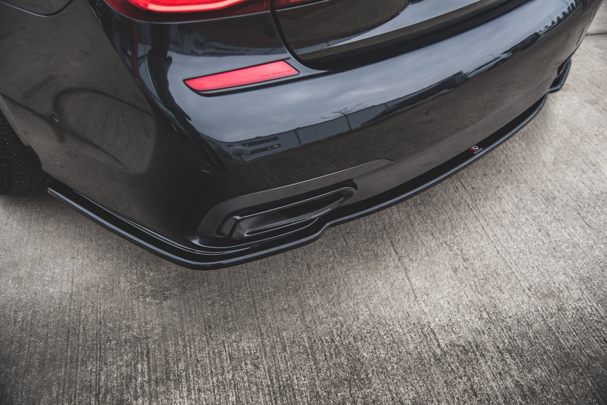 Rear Splitter for BMW 7 M-Pack G11 /G12 - Image 3
