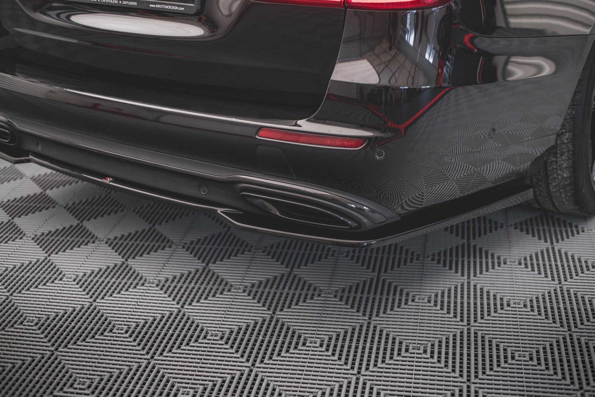 Rear Splitter for Mercedes-Benz E W213 - Image 2