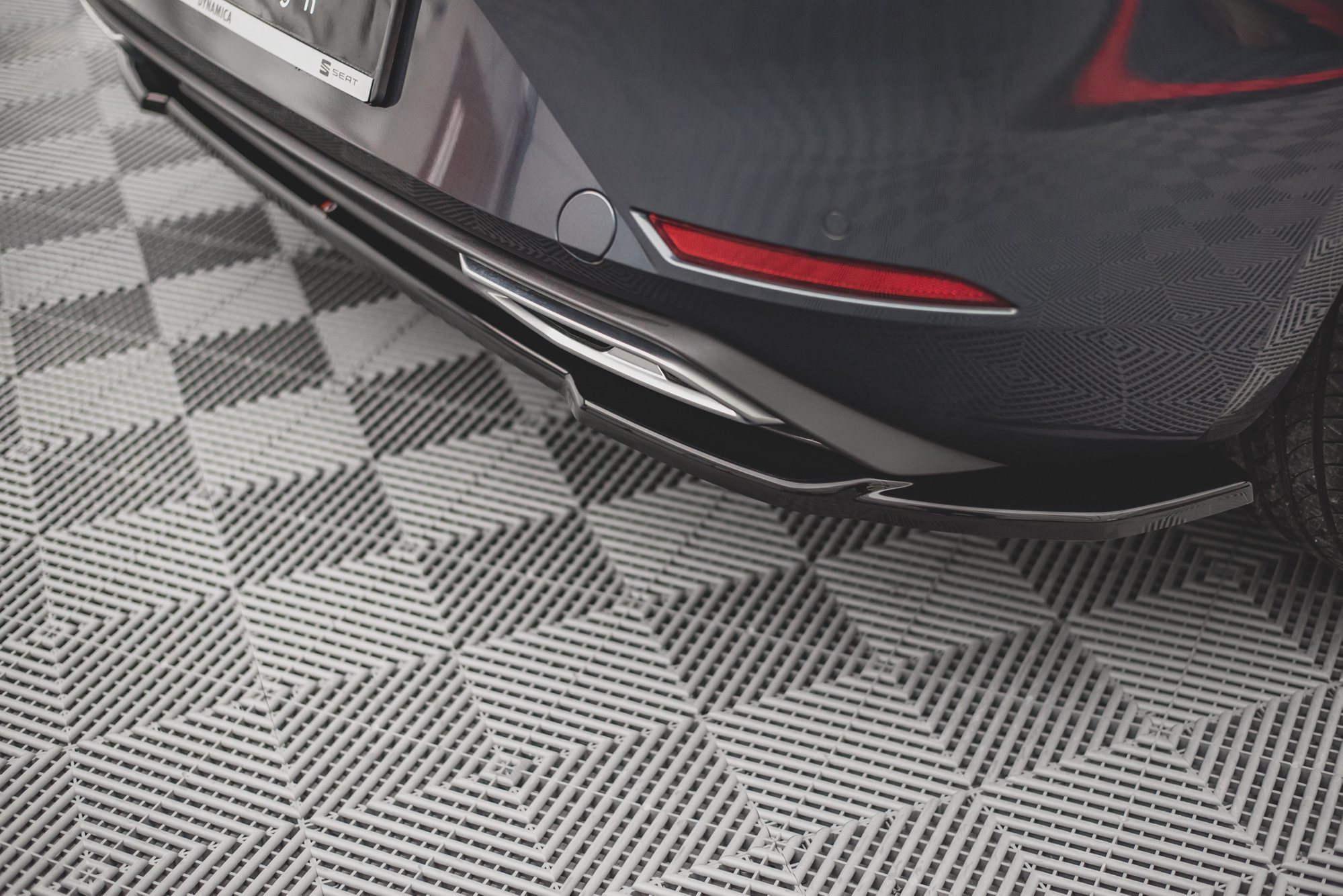 Rear Splitter for Seat Leon FR Hatchback Mk4 - Image 2