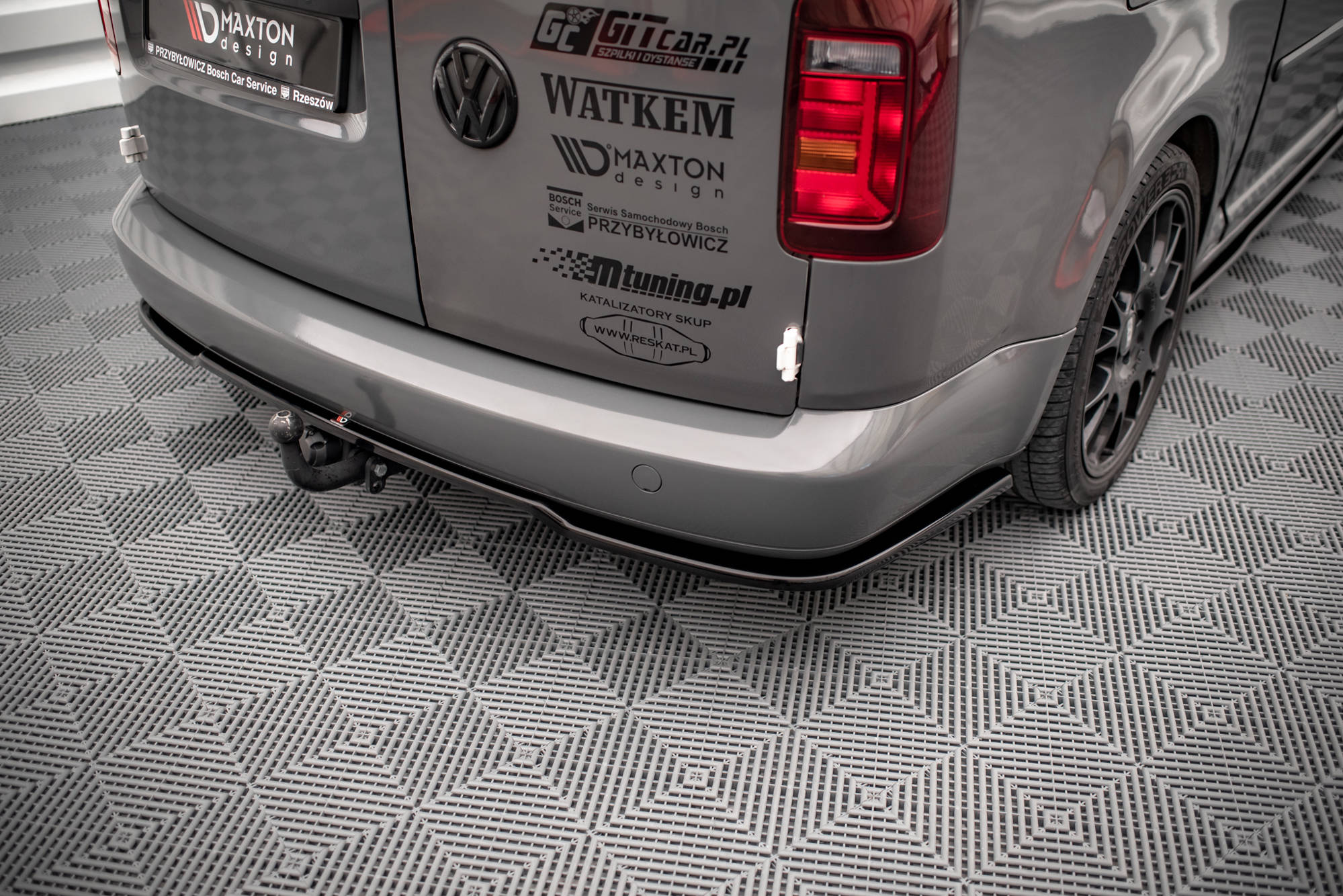 Rear Splitter for Volkswagen Caddy Long Mk3 Facelift - Image 3