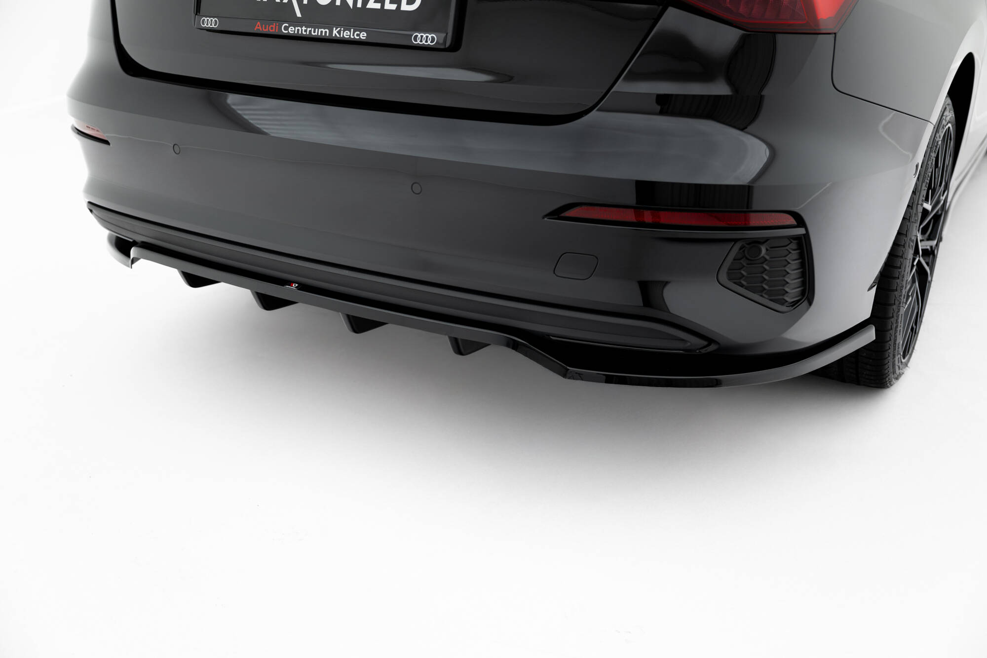 Rear Splitter (with vertical bars) Audi A3 Sedan 8Y - Image 2