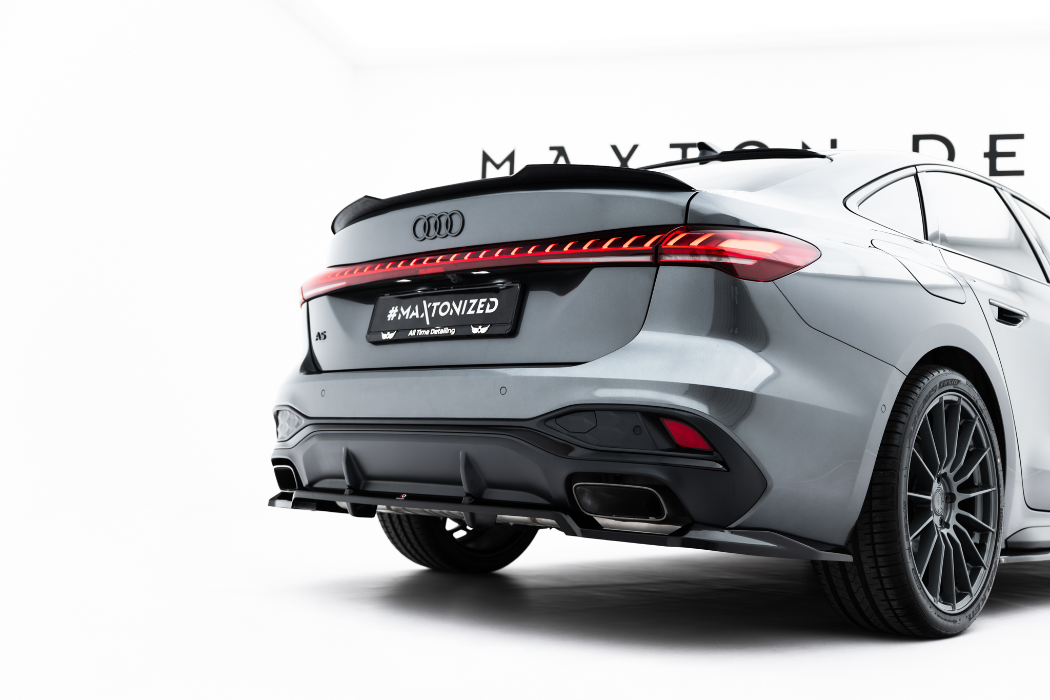 Rear Splitter (with vertical bars) Audi A5 S-Line Sedan / Avant B10