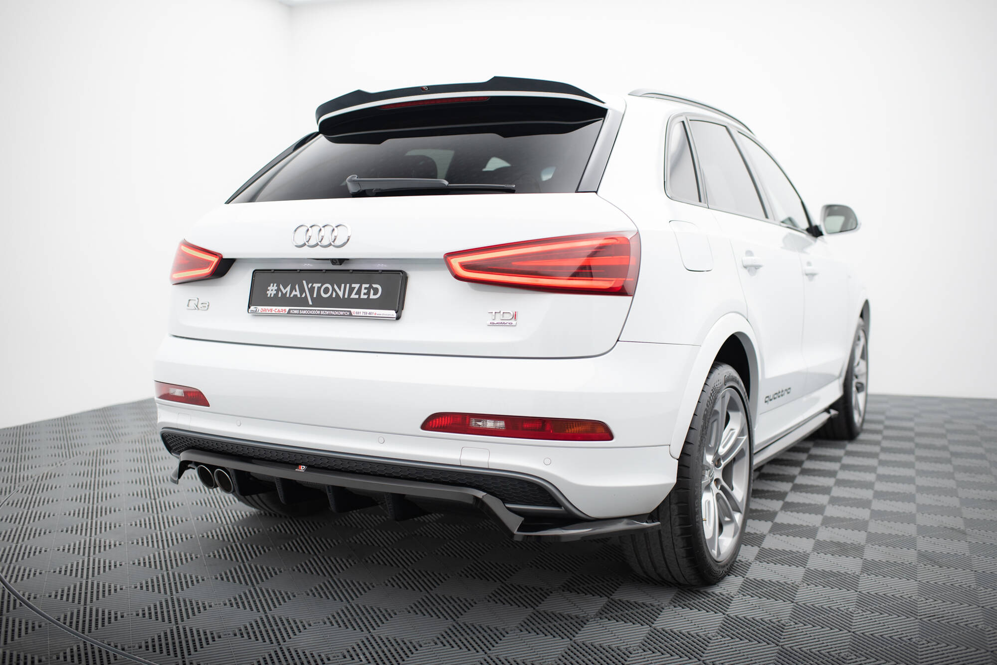 Rear Splitter (with vertical bars) Audi Q3 S-line 8U - Image 6