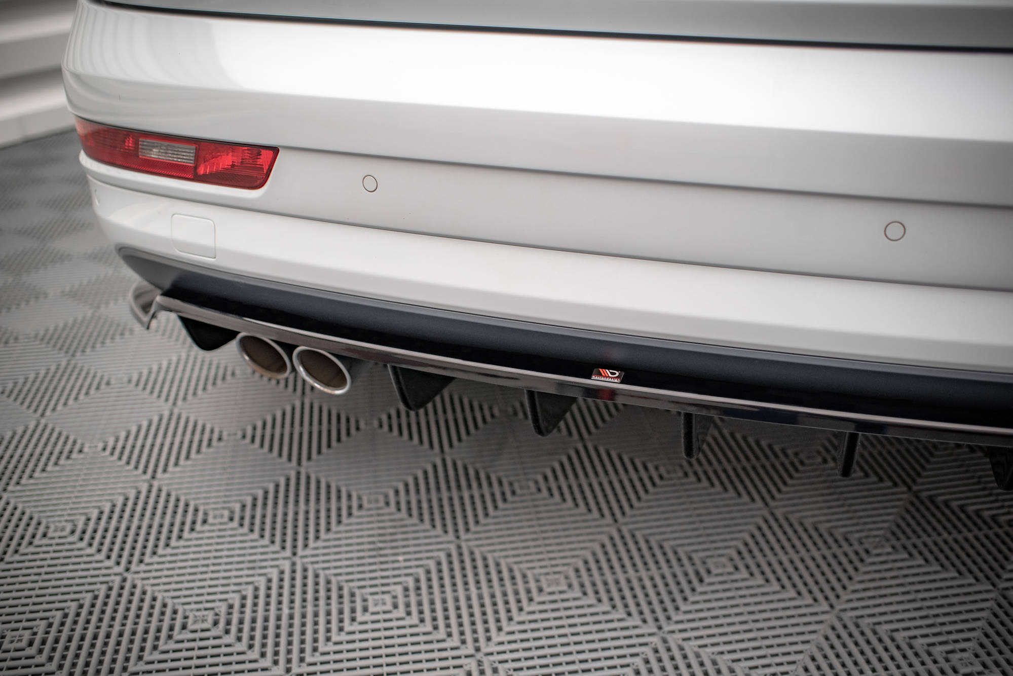 Rear Splitter (with vertical bars) Audi Q3 Sport 8U Facelift - Image 3