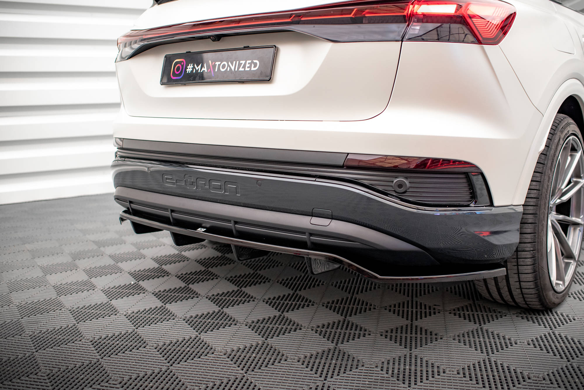 Rear Splitter (with vertical bars) Audi Q4 e-tron Sportback S-line Mk1 - Image 5