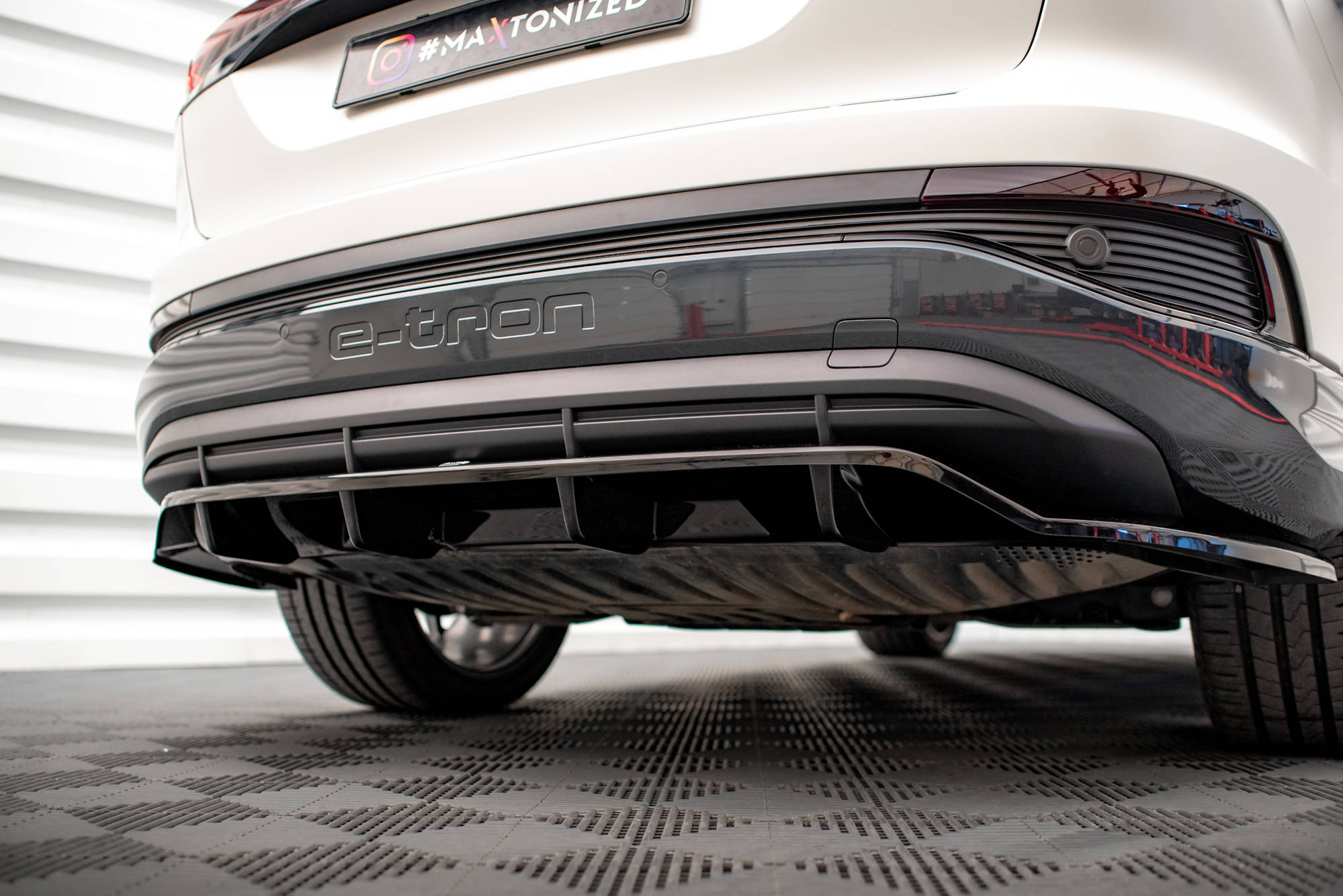 Rear Splitter (with vertical bars) Audi Q4 e-tron Sportback S-line Mk1 - Image 2