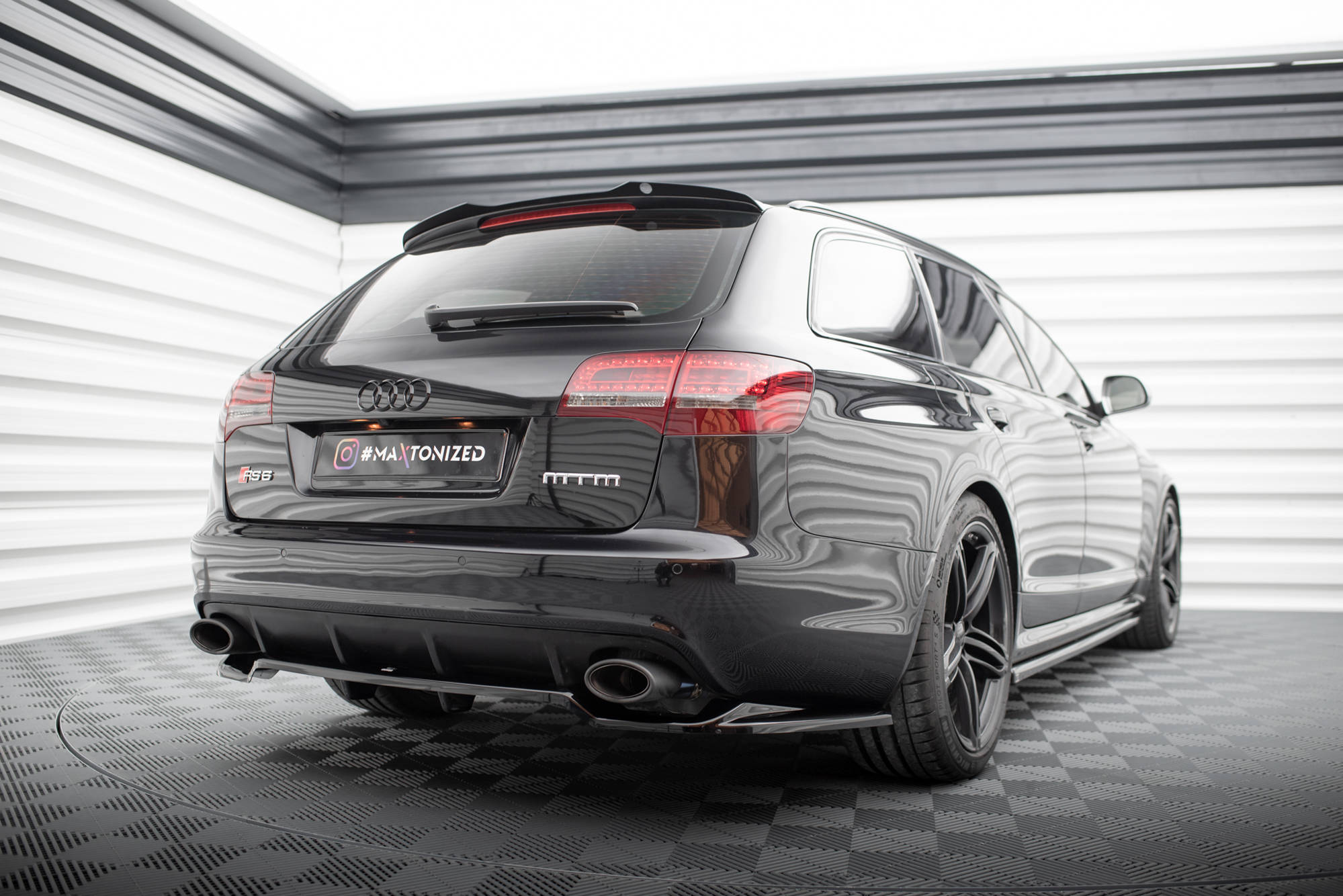 Rear Splitter (with vertical bars) Audi RS6 Avant C6 - Image 2