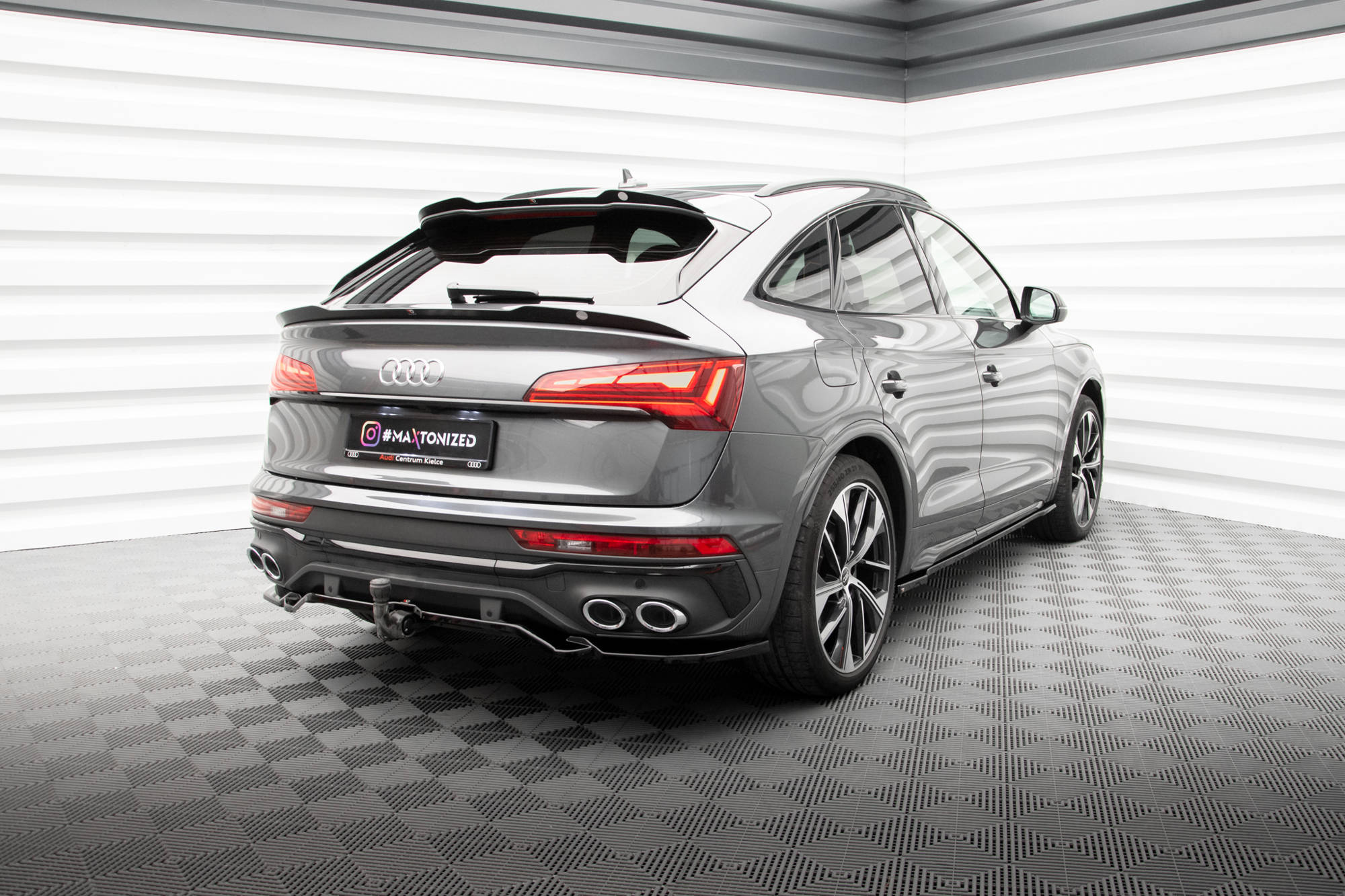 Rear Splitter (with vertical bars) Audi SQ5 / Q5 S-Line Sportback Mk2 Facelift - Image 4
