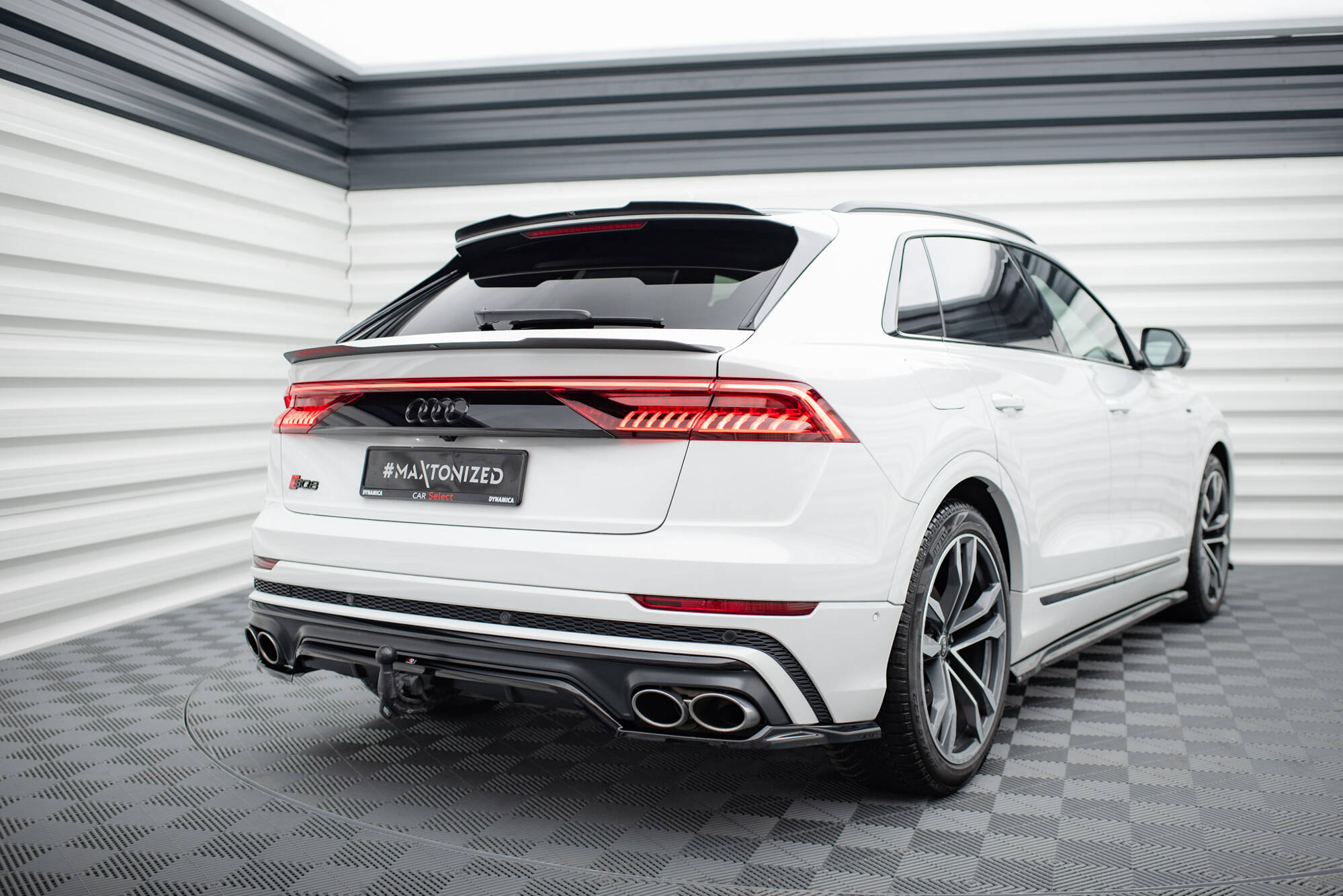 Rear Splitter (with vertical bars) Audi SQ8 Mk1 - Image 5