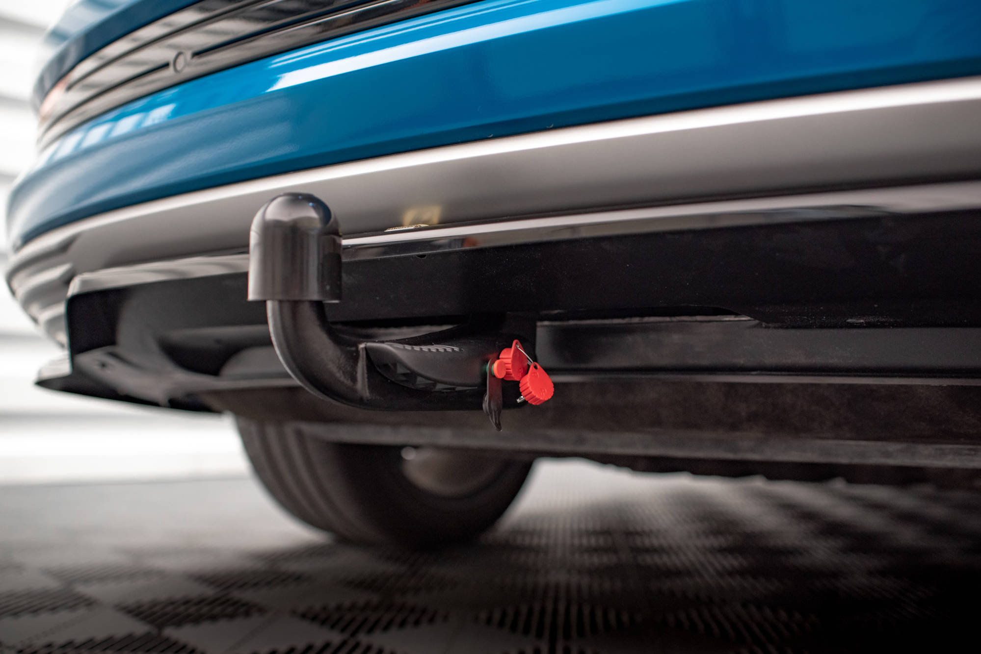 Rear Splitter (with vertical bars) Audi e-tron - Image 4
