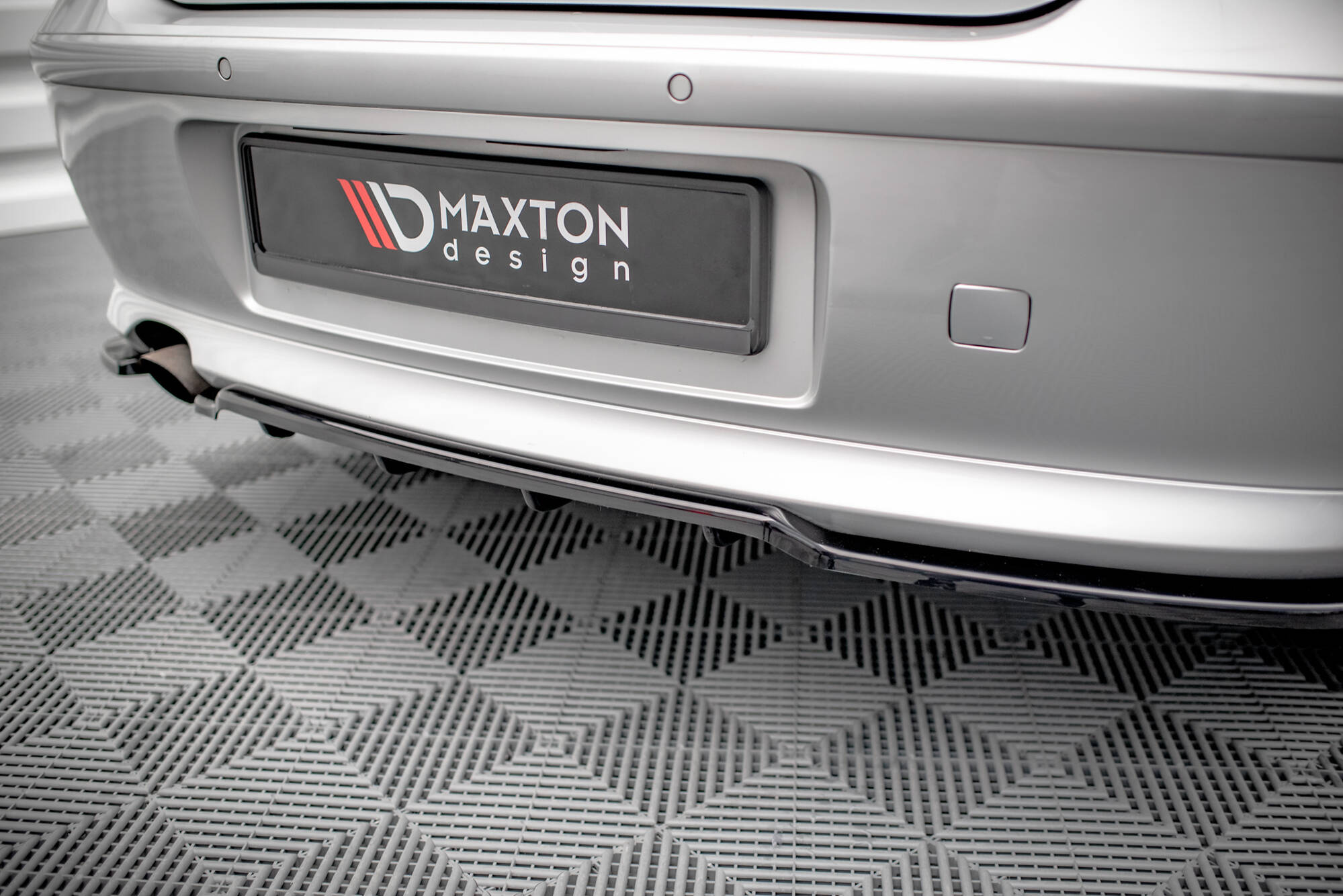 Rear Splitter (with vertical bars) BMW 1 E81 Facelift - Image 2