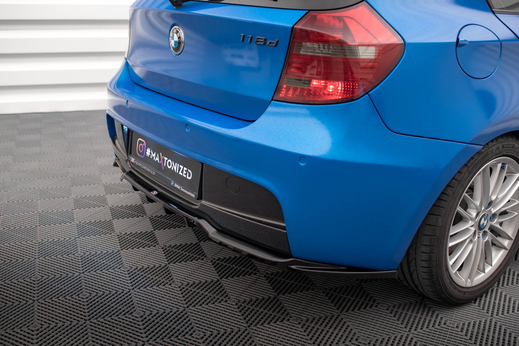 Rear Splitter (with vertical bars) BMW 1 M-Pack E87 Facelift - Image 3