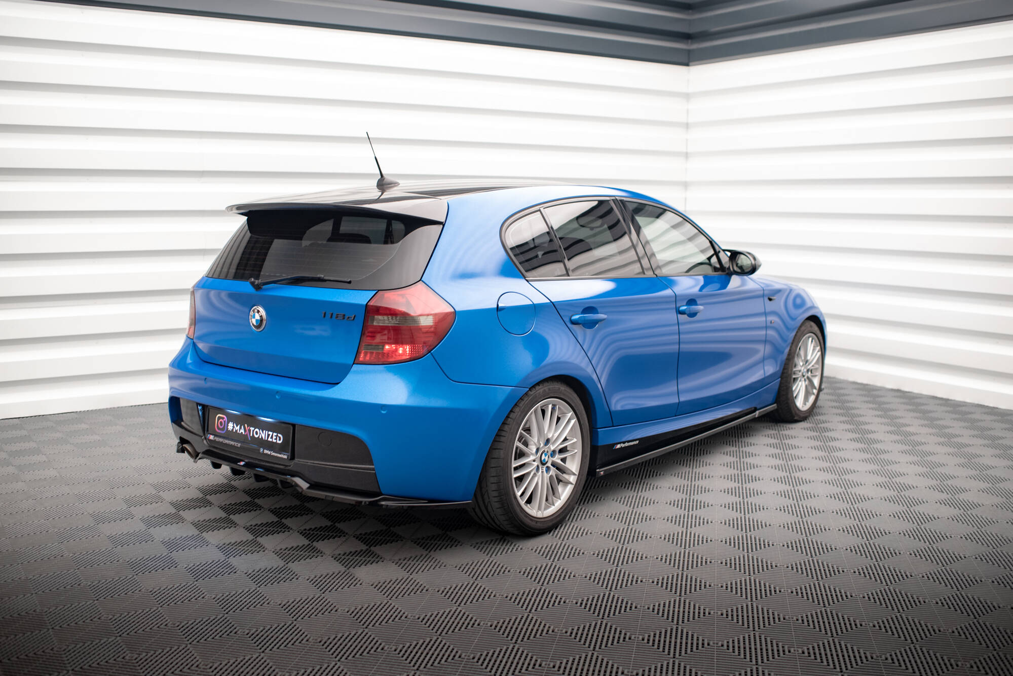 Rear Splitter (with vertical bars) BMW 1 M-Pack E87 Facelift - Image 5
