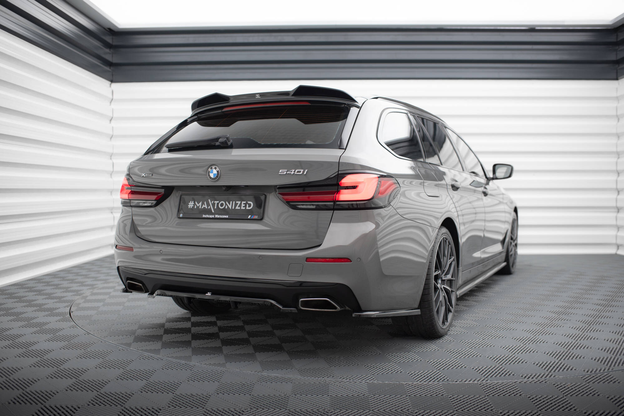 Rear Splitter (with vertical bars) BMW 5 G30 / G31 Facelift - Image 2