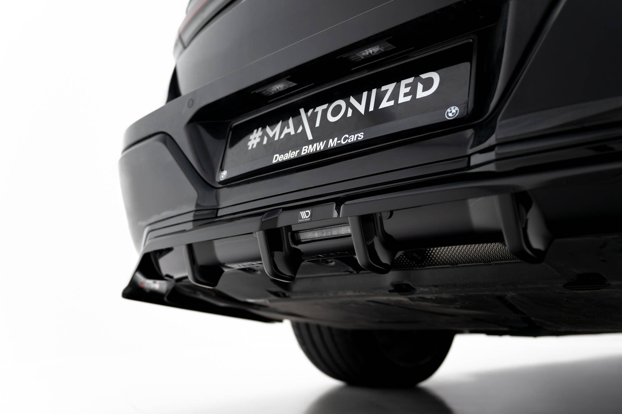 Rear Splitter (with vertical bars) BMW 7 M-Pack G70 - Image 4