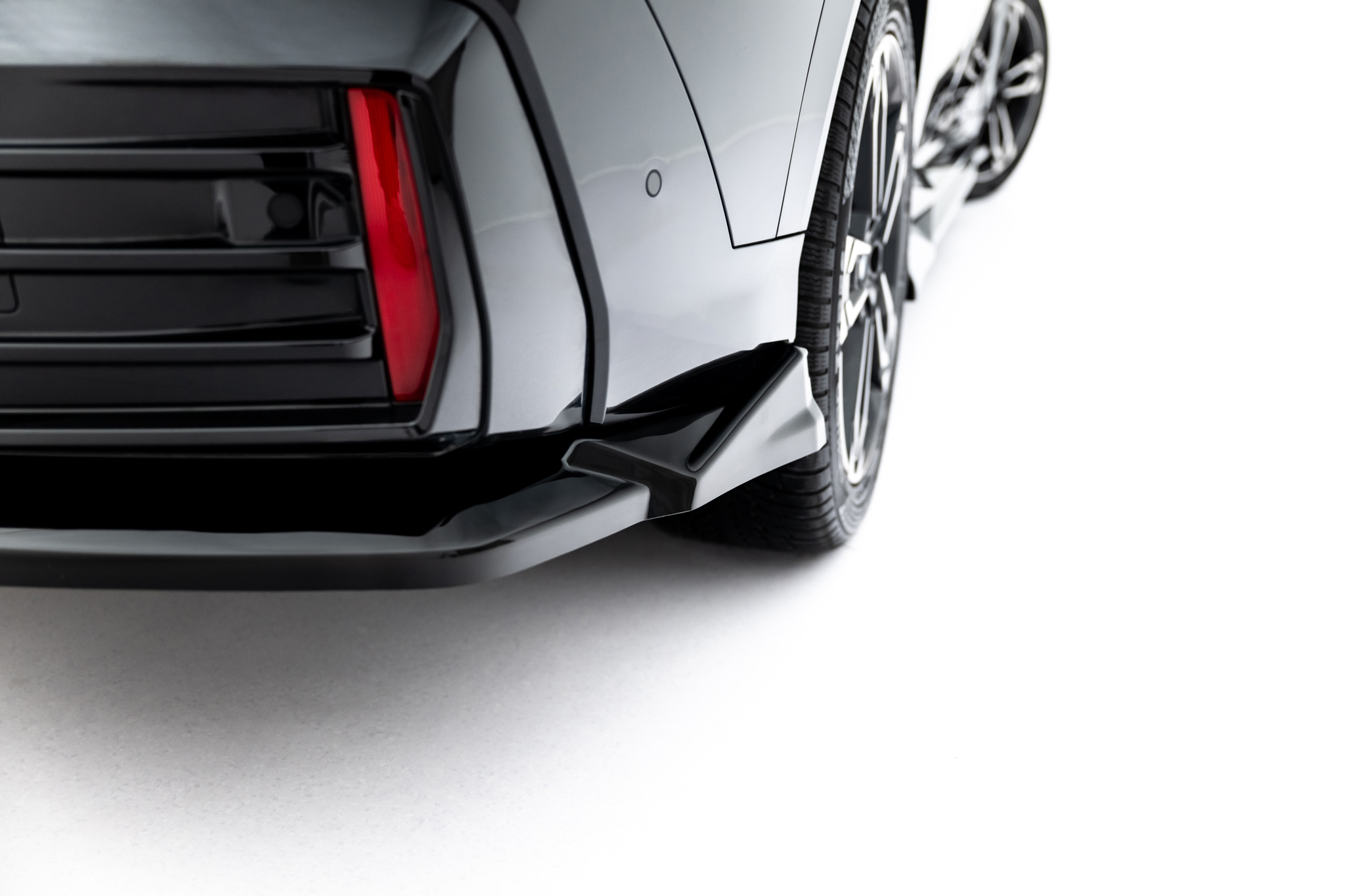 Rear Splitter (with vertical bars) BMW X2 M-Pack / iX2 U10 - Image 2