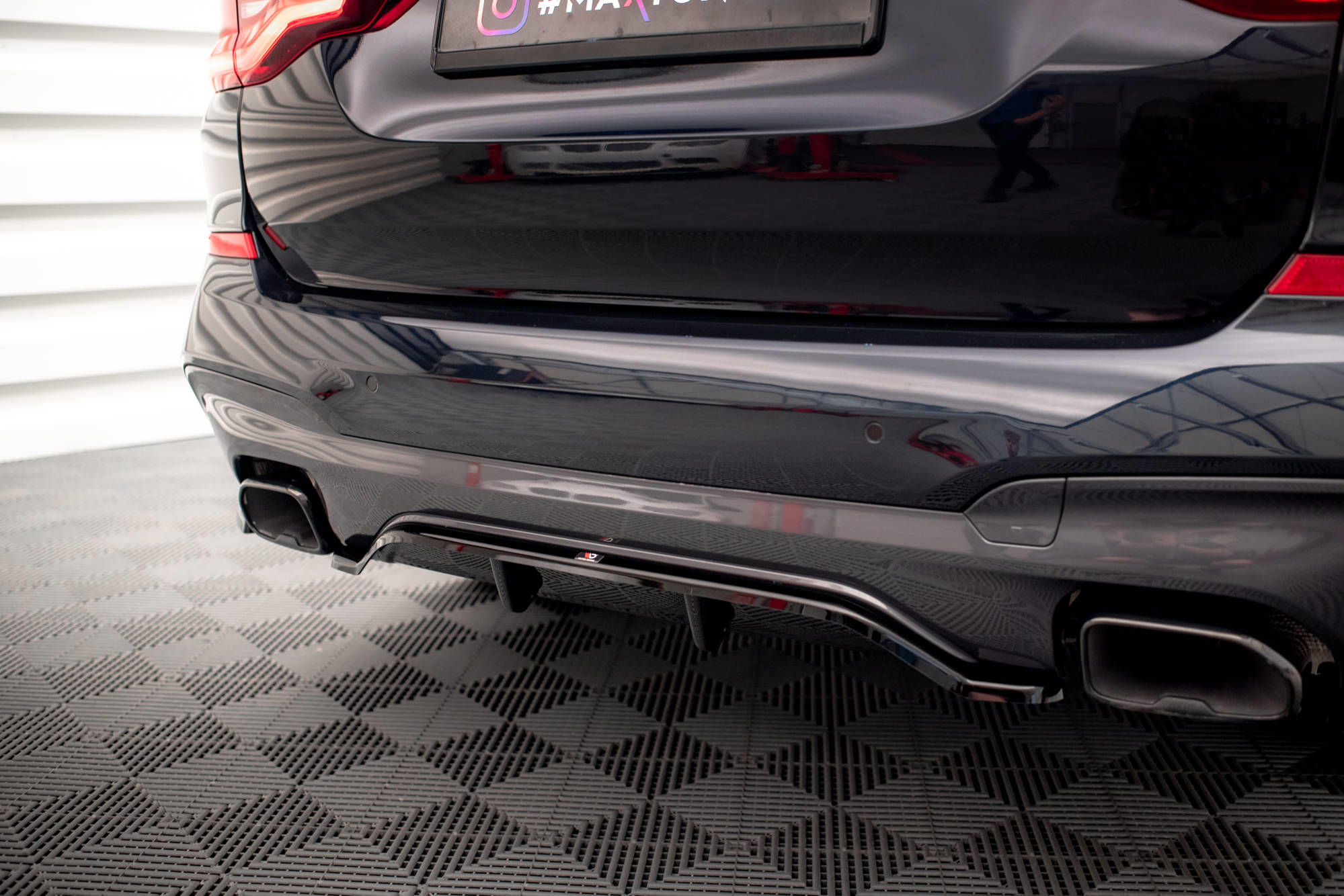 Rear Splitter (with vertical bars) BMW X3 M40i / M40d G01 - Image 4